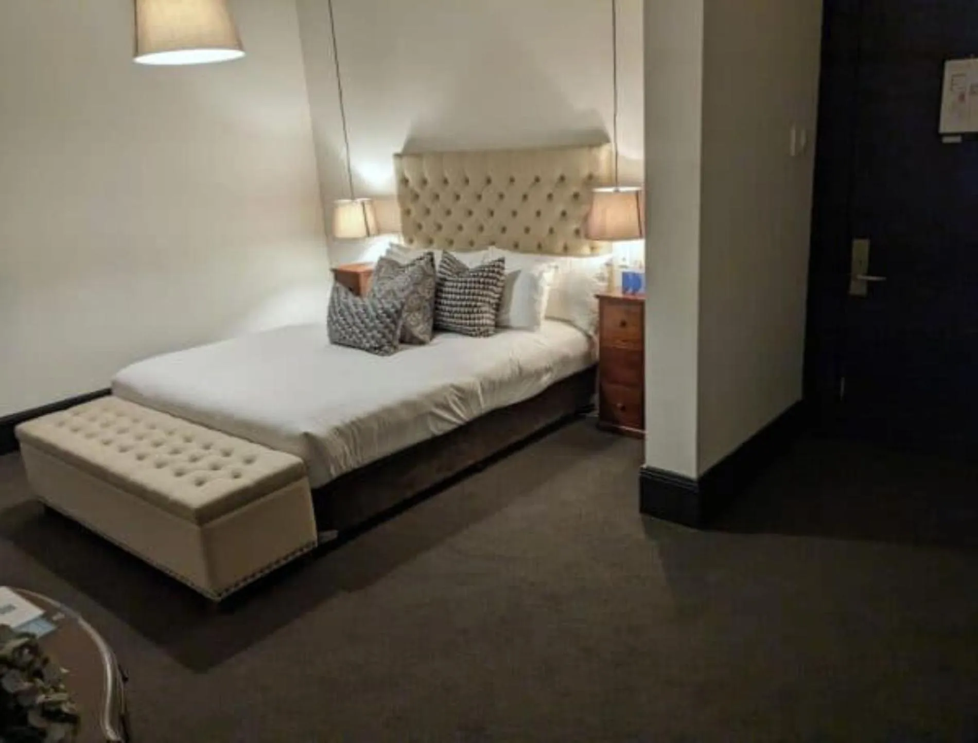 Bed in Hotel Etico at Mount Victoria Manor