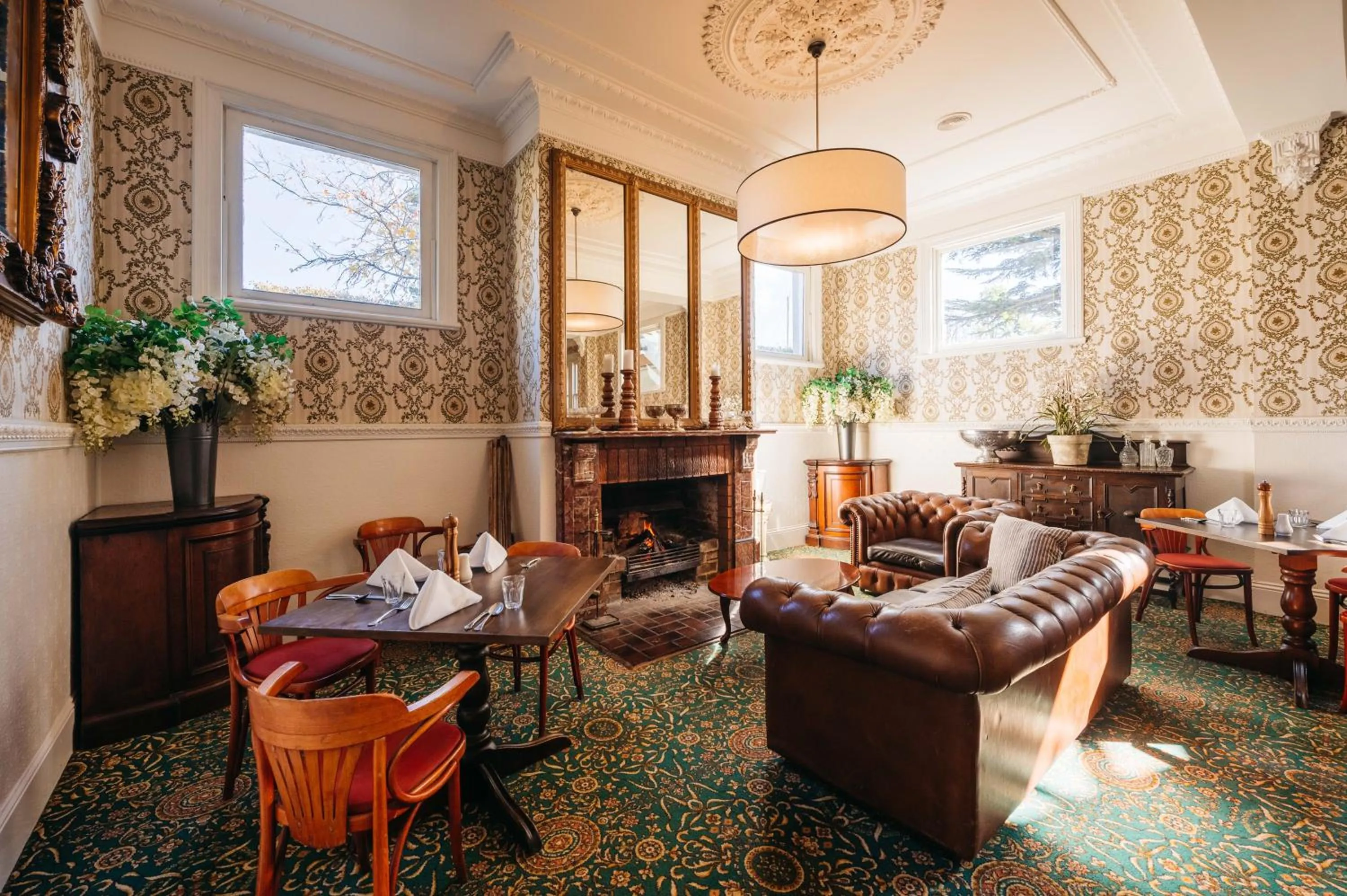 Restaurant/places to eat in Hotel Etico at Mount Victoria Manor