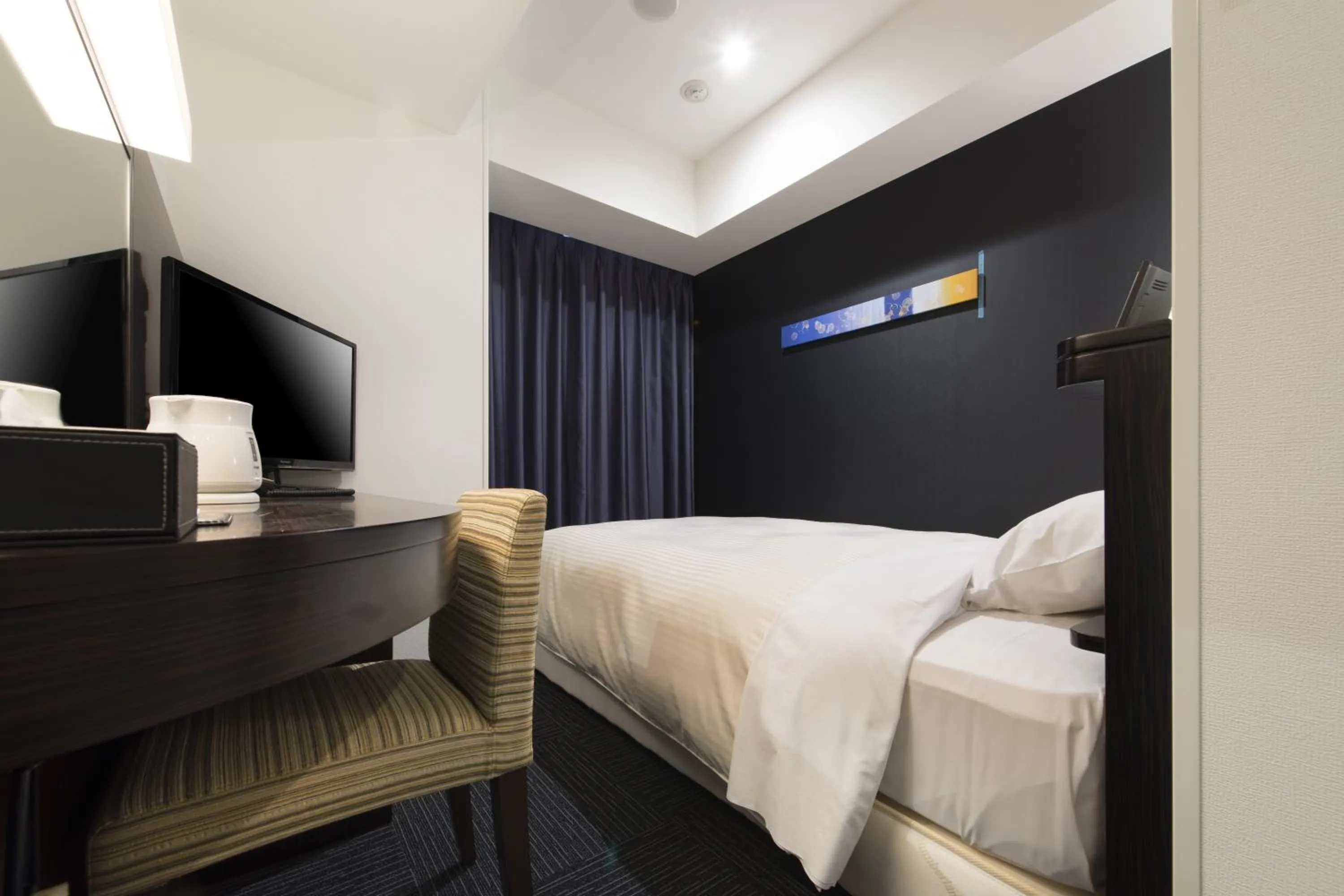 Bedroom, Bed in HOTEL Guest1 Ueno Ekimae