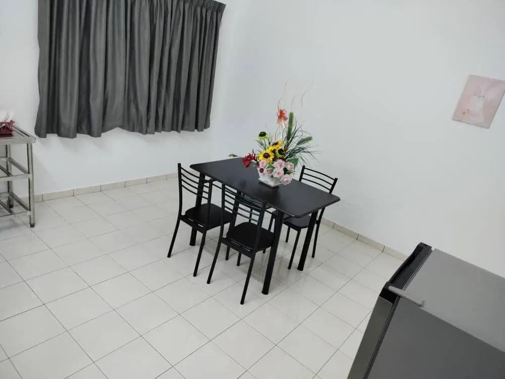Dining area in CMN Hotel & Homestay
