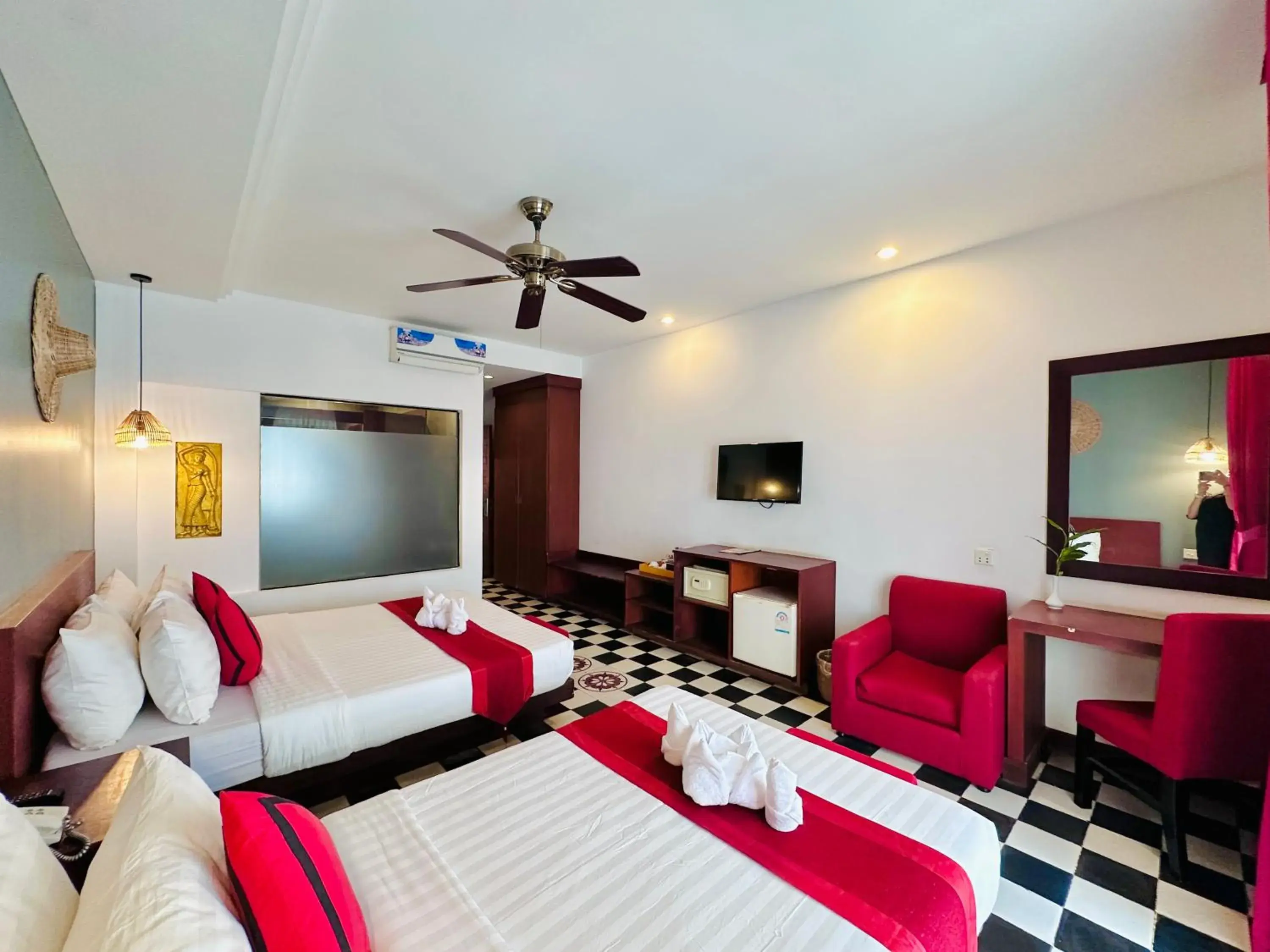 Guests, Bed in Mekong Angkor Palace Inn Guests, Bed in Mekong Angkor Palace Inn