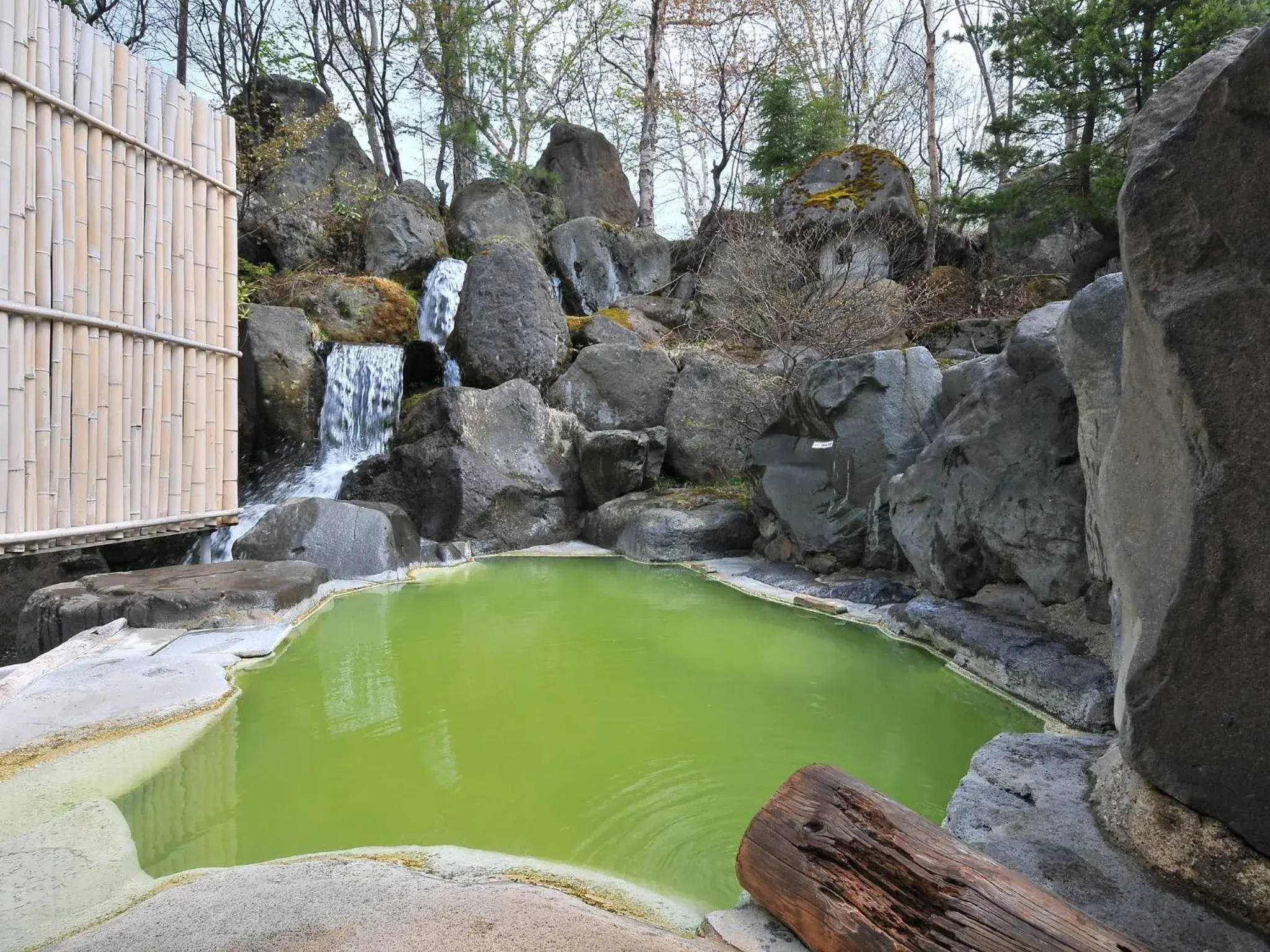 Hot Spring Bath in Kumanoyu Hotel