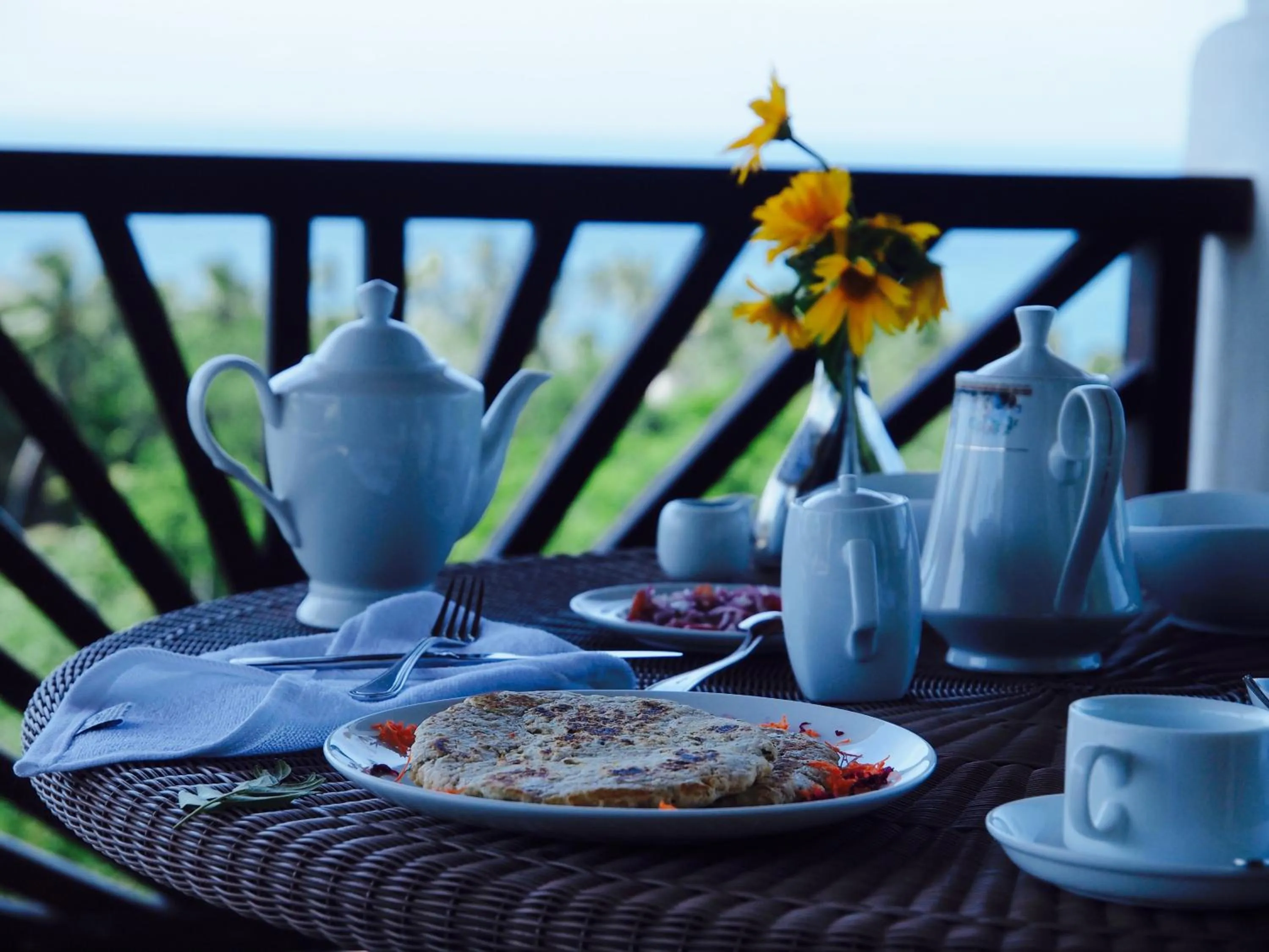 Restaurant/places to eat in Little Tamarind