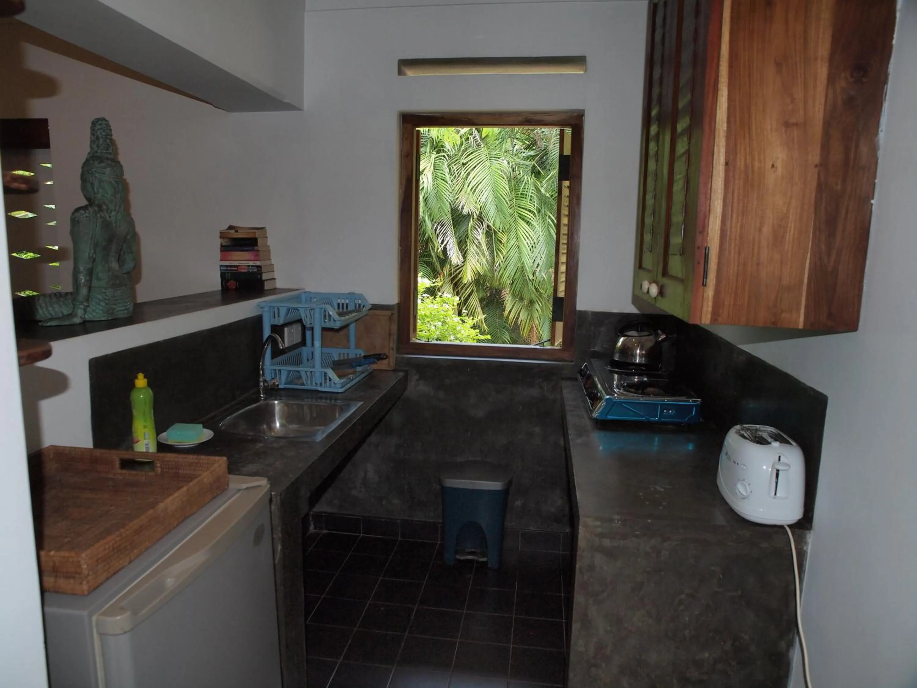 Kitchen or kitchenette in Little Tamarind