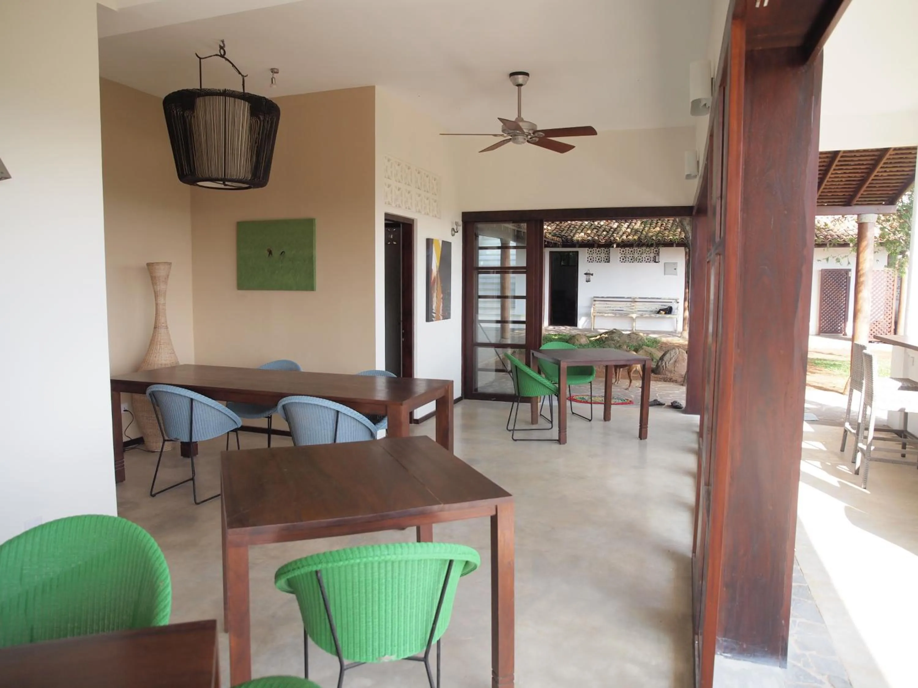 Restaurant/places to eat in Little Tamarind