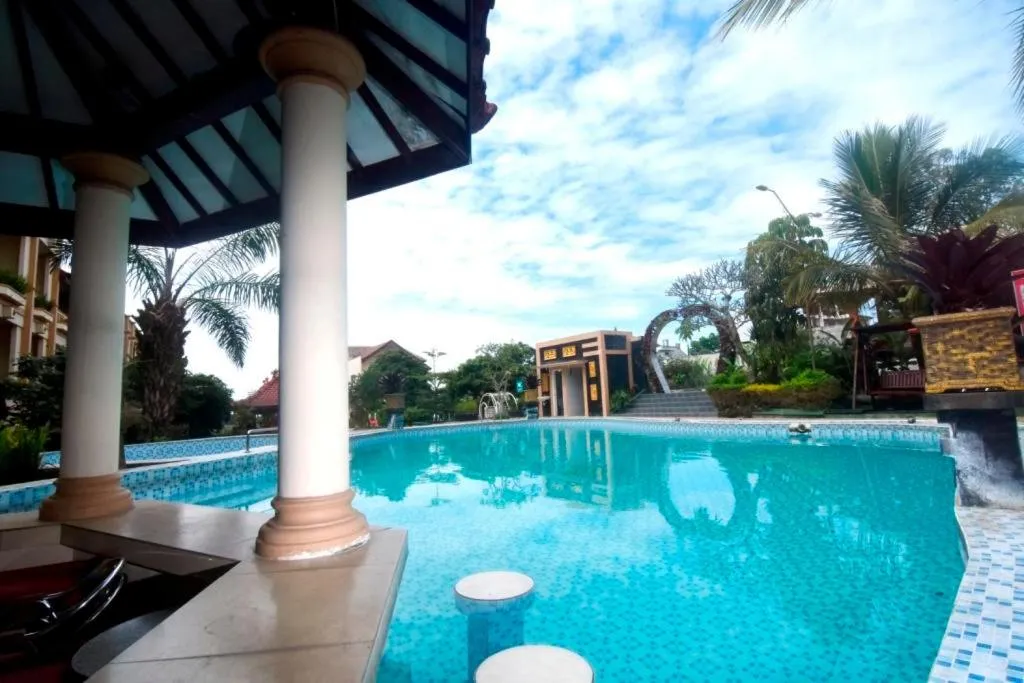 Pool view in Zamzam Hotel and Convention Batu Powered By Archipelago