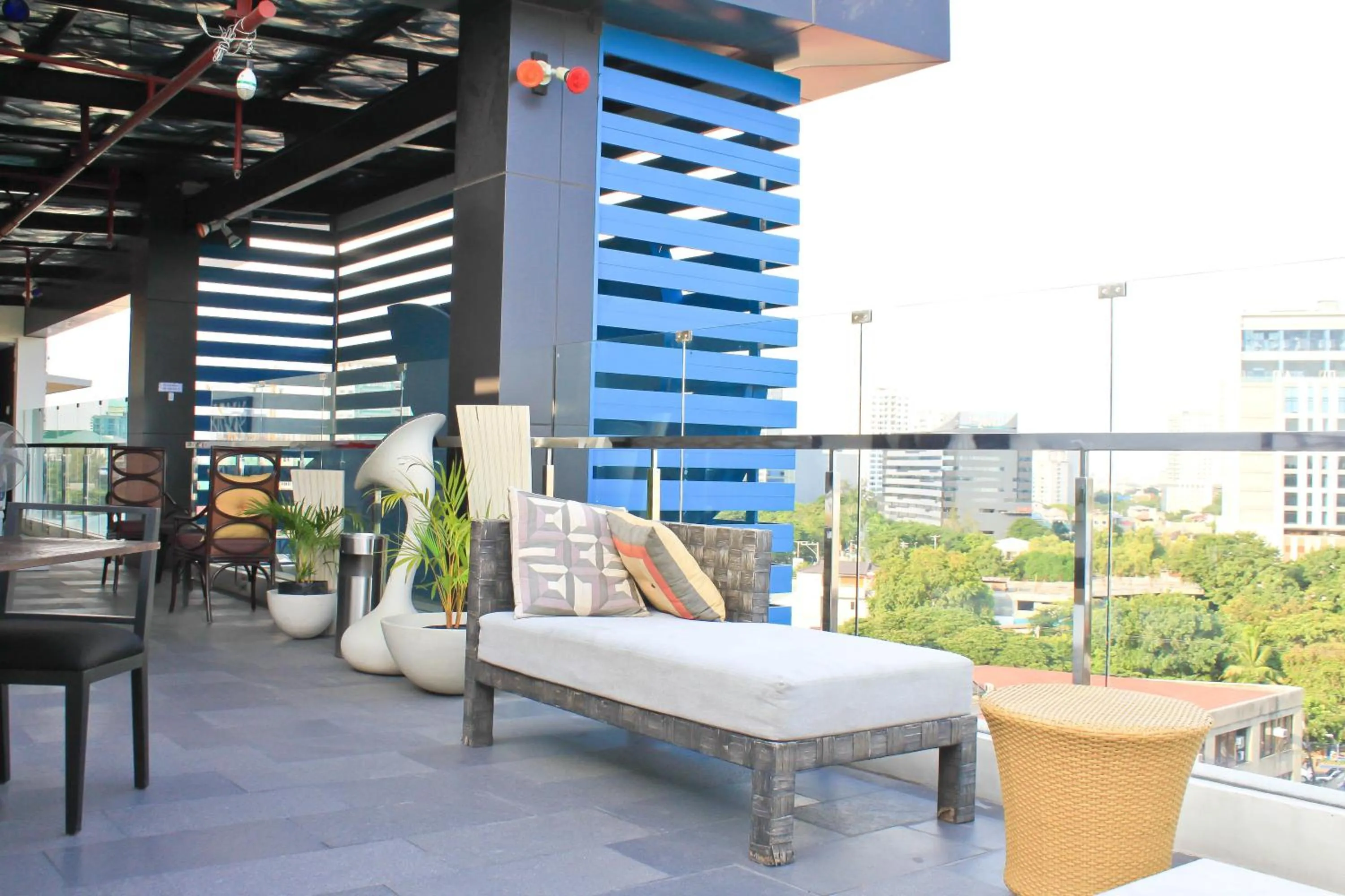Lounge or bar in Azia Suites and Residences