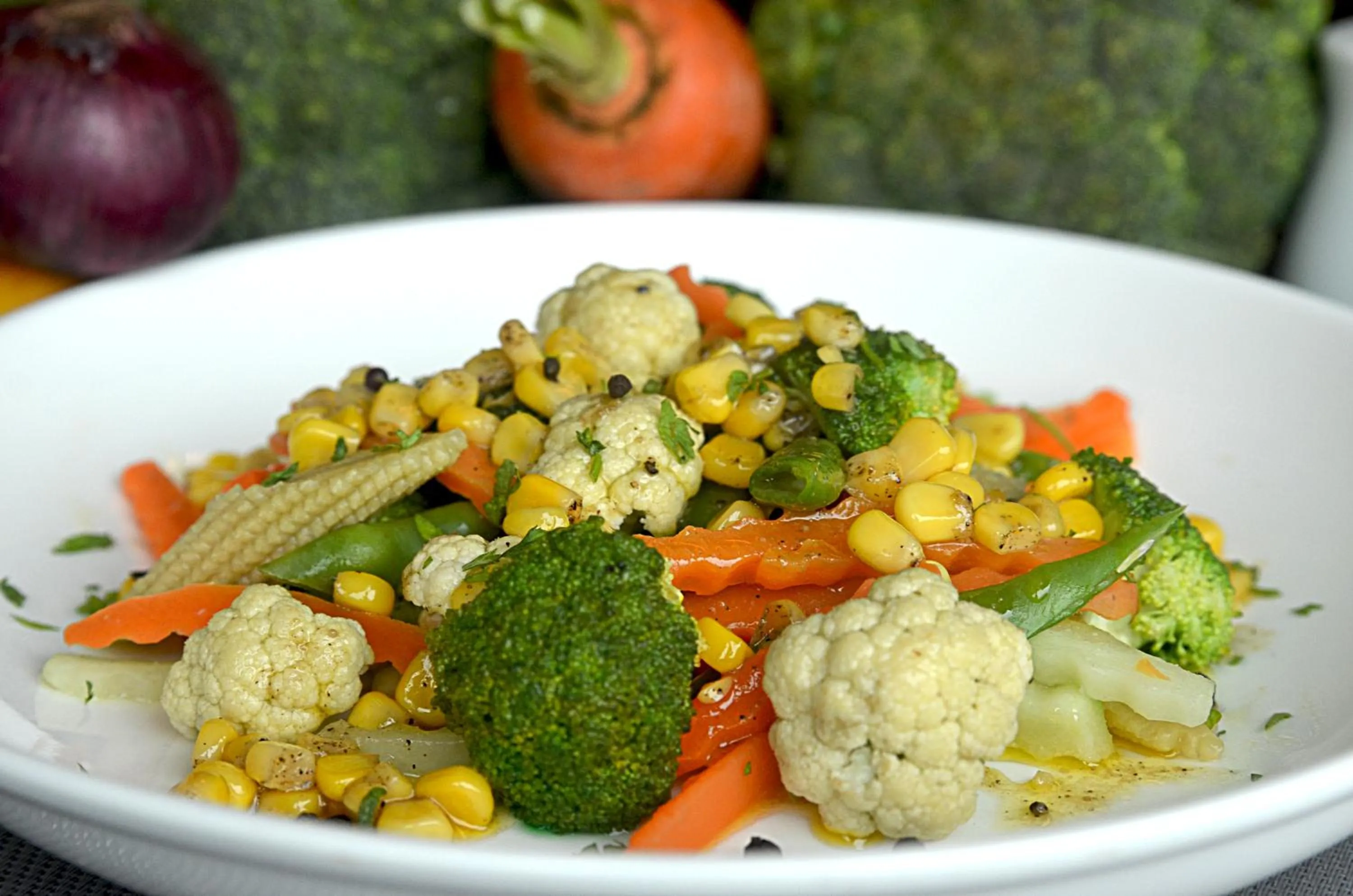 Restaurant/places to eat in Azia Suites and Residences