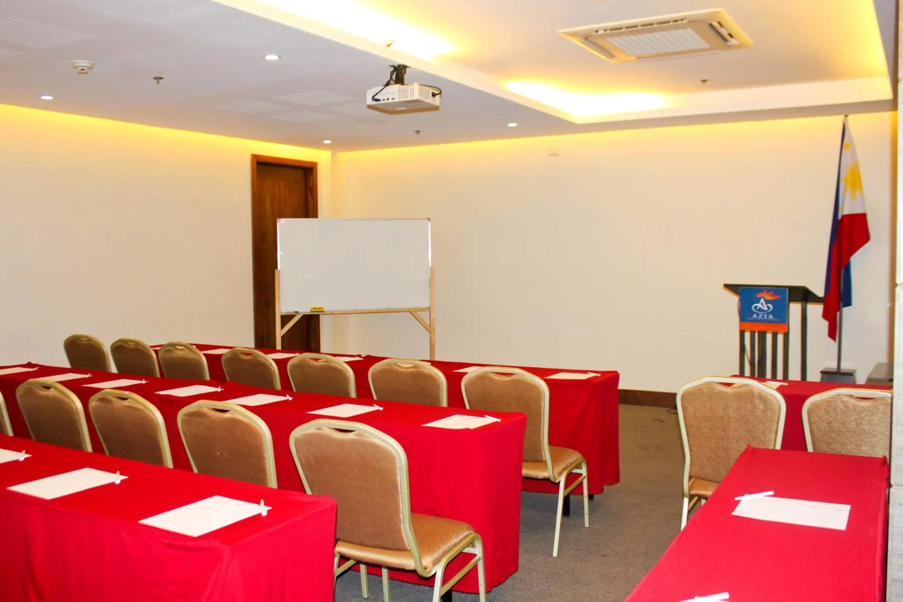 Restaurant/places to eat in Azia Suites and Residences Restaurant/places to eat in Azia Suites and Residences