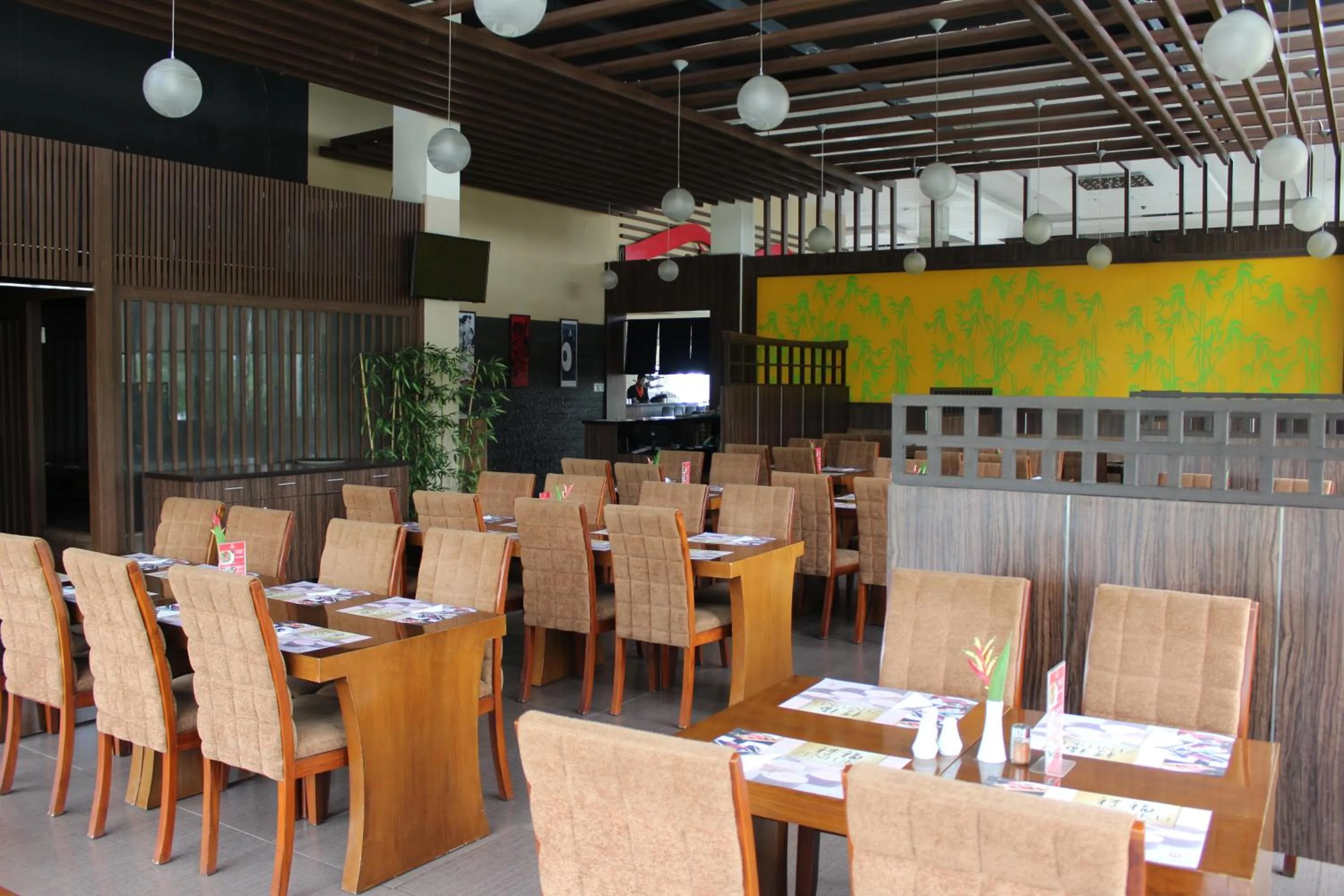 Restaurant/places to eat in Asialink Premier hotel