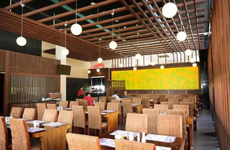 Restaurant/places to eat in Asialink Premier hotel