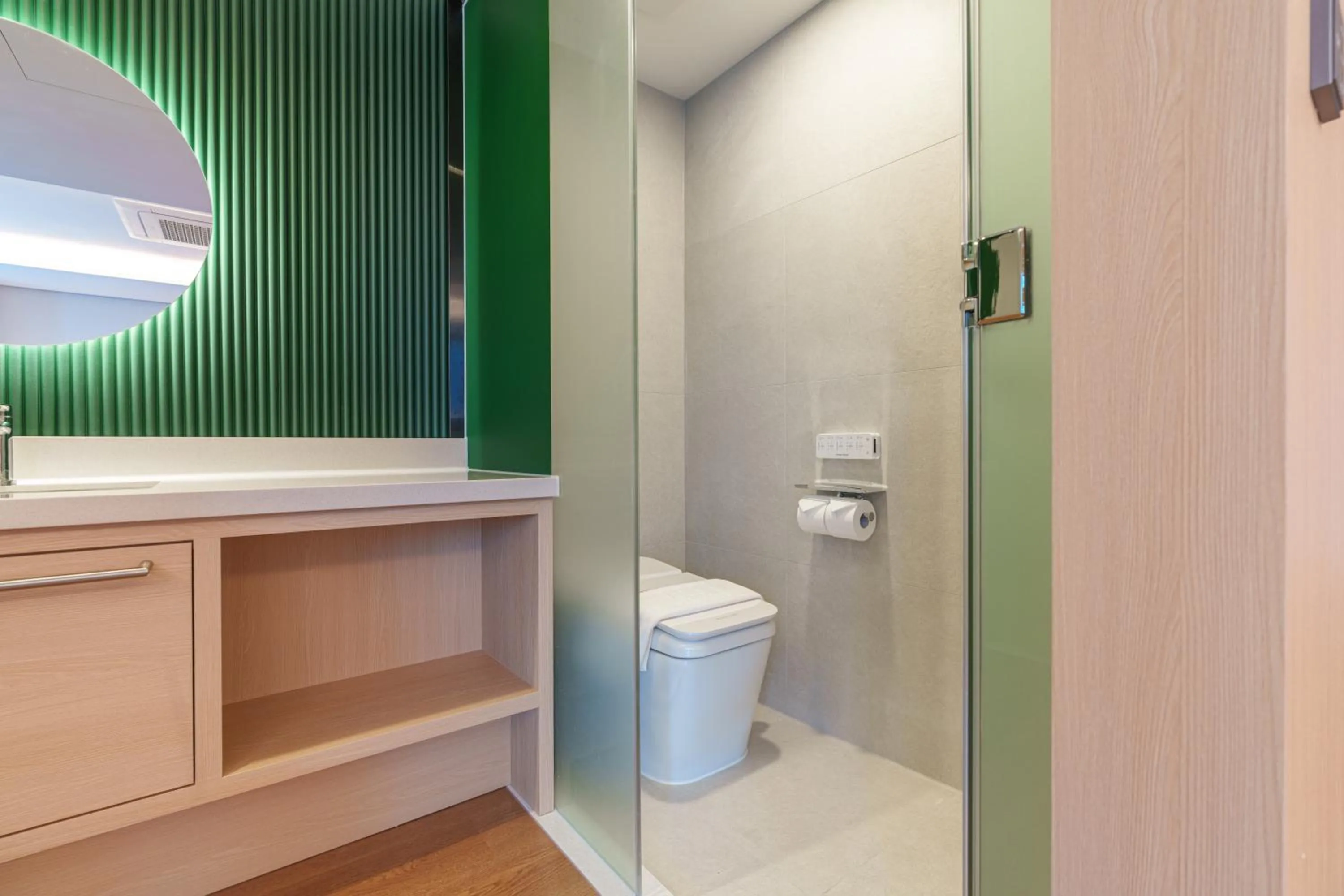 Toilet in ibis Styles Ambassador Jeonju City Centre