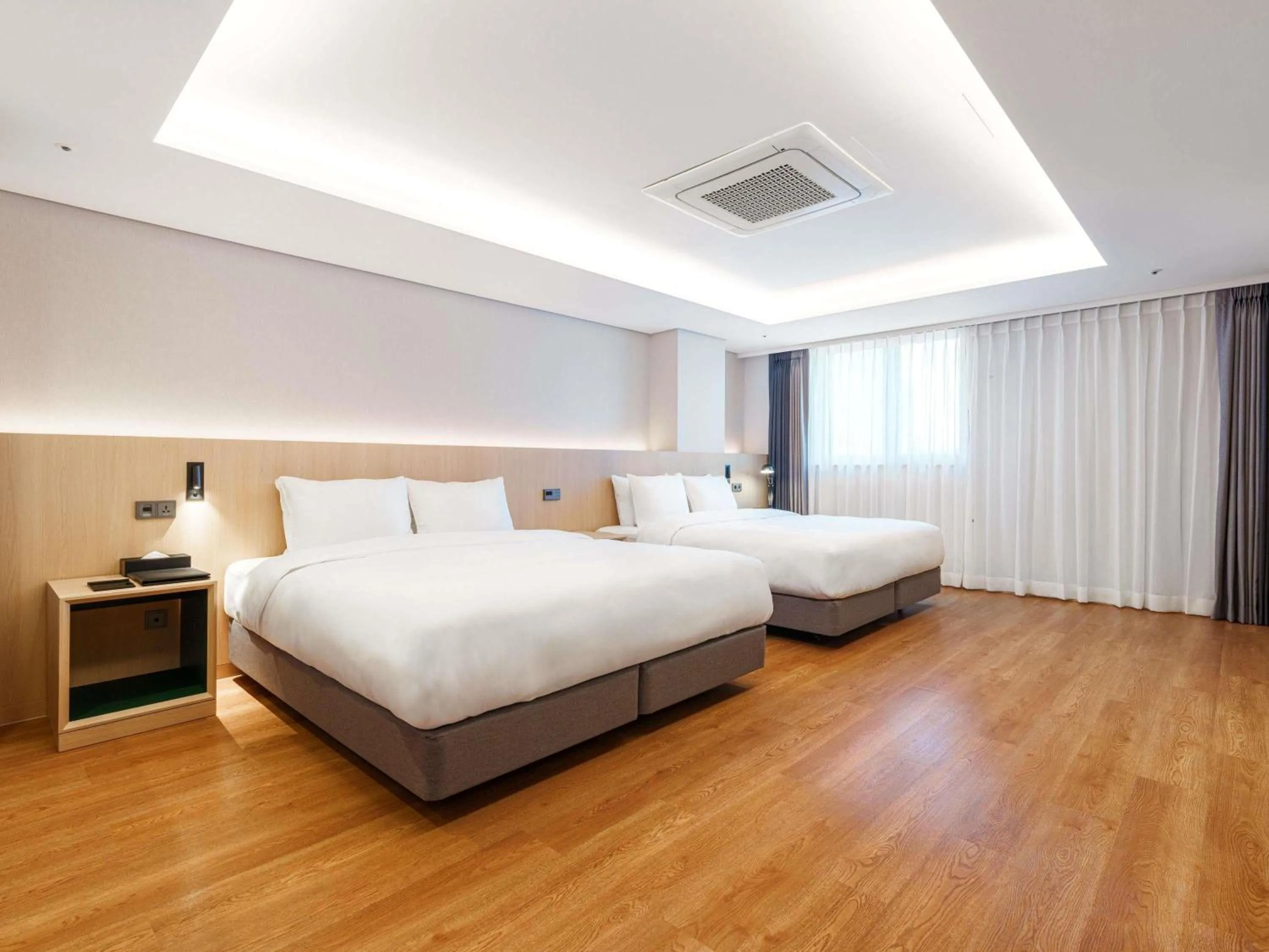 Bedroom, Bed in ibis Styles Ambassador Jeonju City Centre