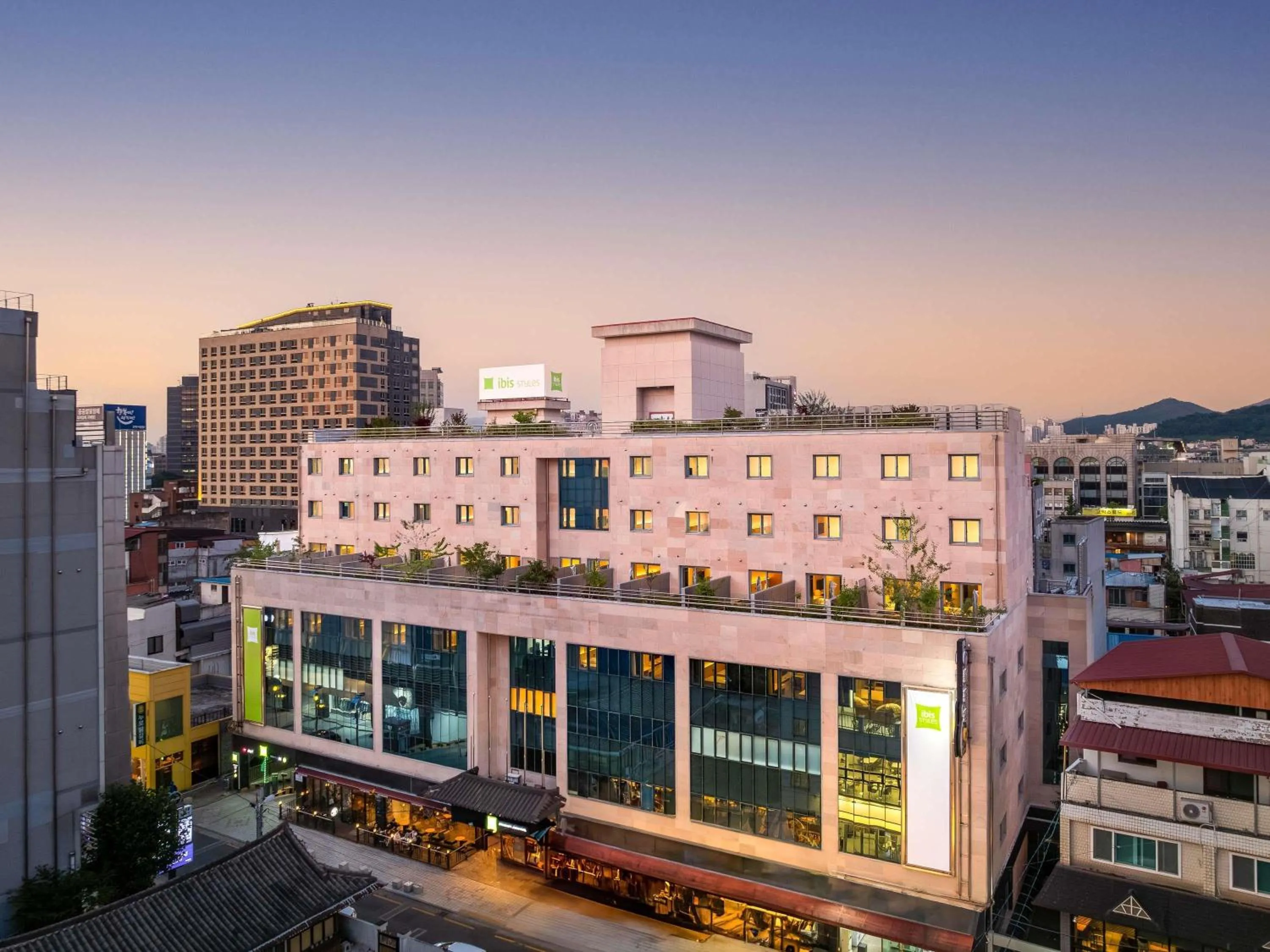 Property building in ibis Styles Ambassador Jeonju City Centre