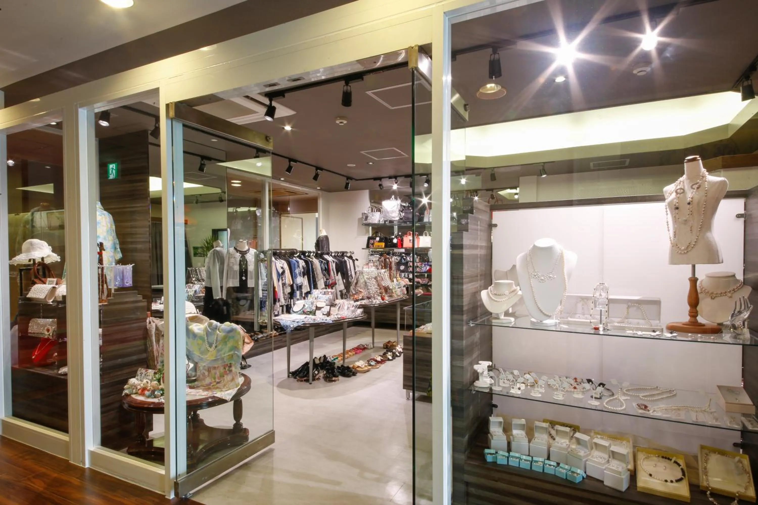 On-site shops in Todaya