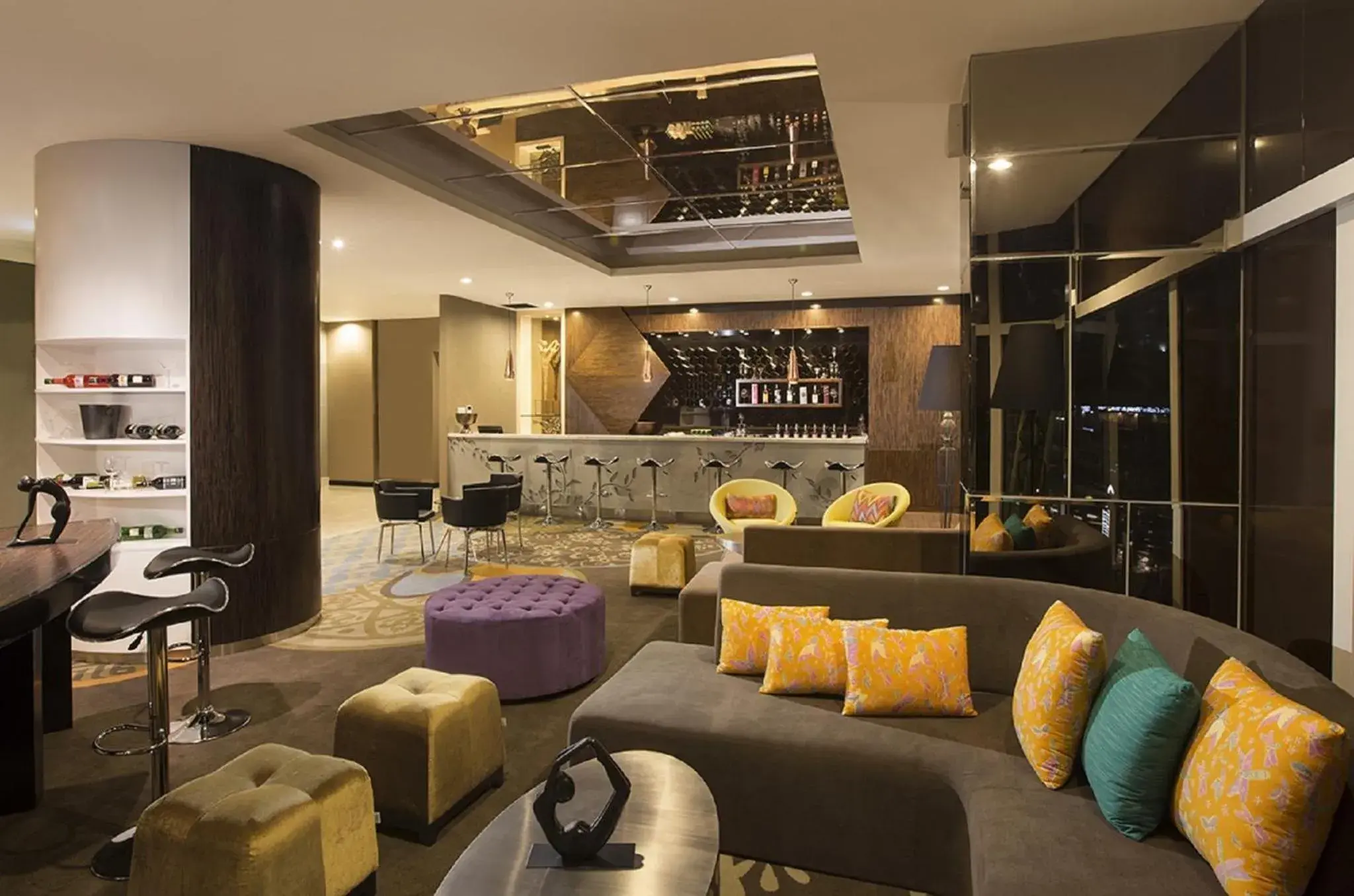 Lounge or bar in Aston Bellevue Radio Dalam Lounge or bar in Aston Bellevue Radio Dalam
