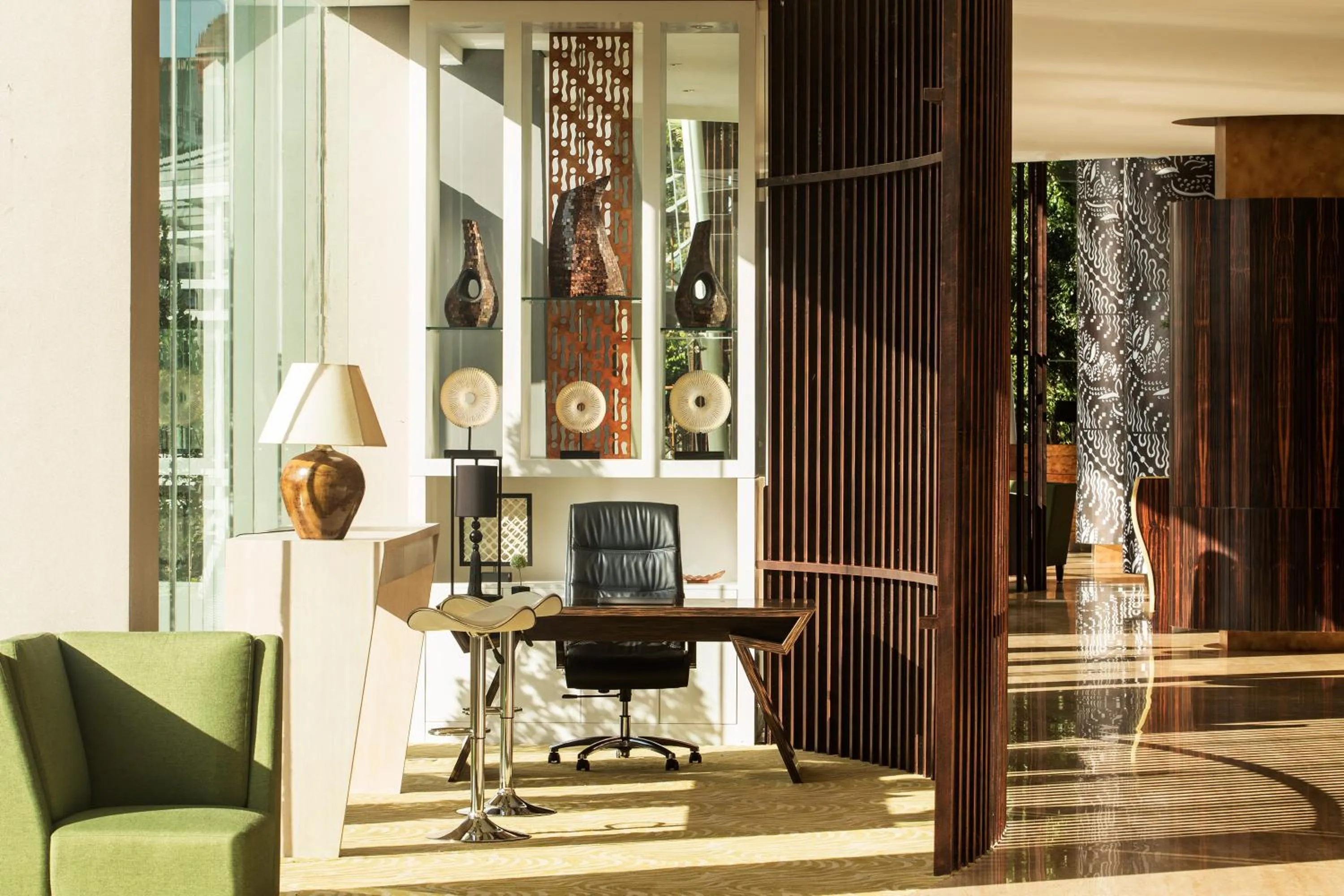 Lobby or reception in Aston Bellevue Radio Dalam