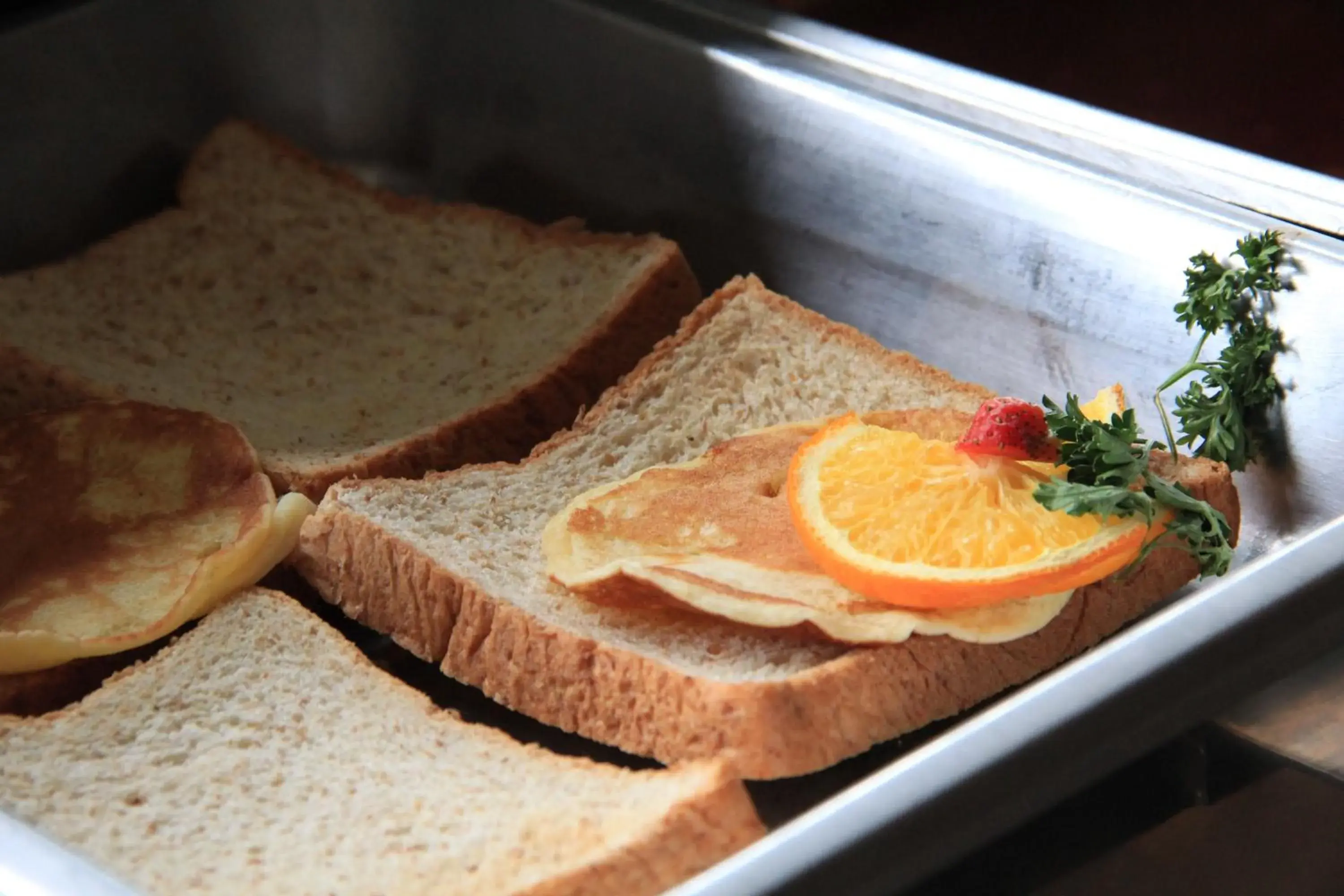 Breakfast in Aston Bellevue Radio Dalam Breakfast in Aston Bellevue Radio Dalam