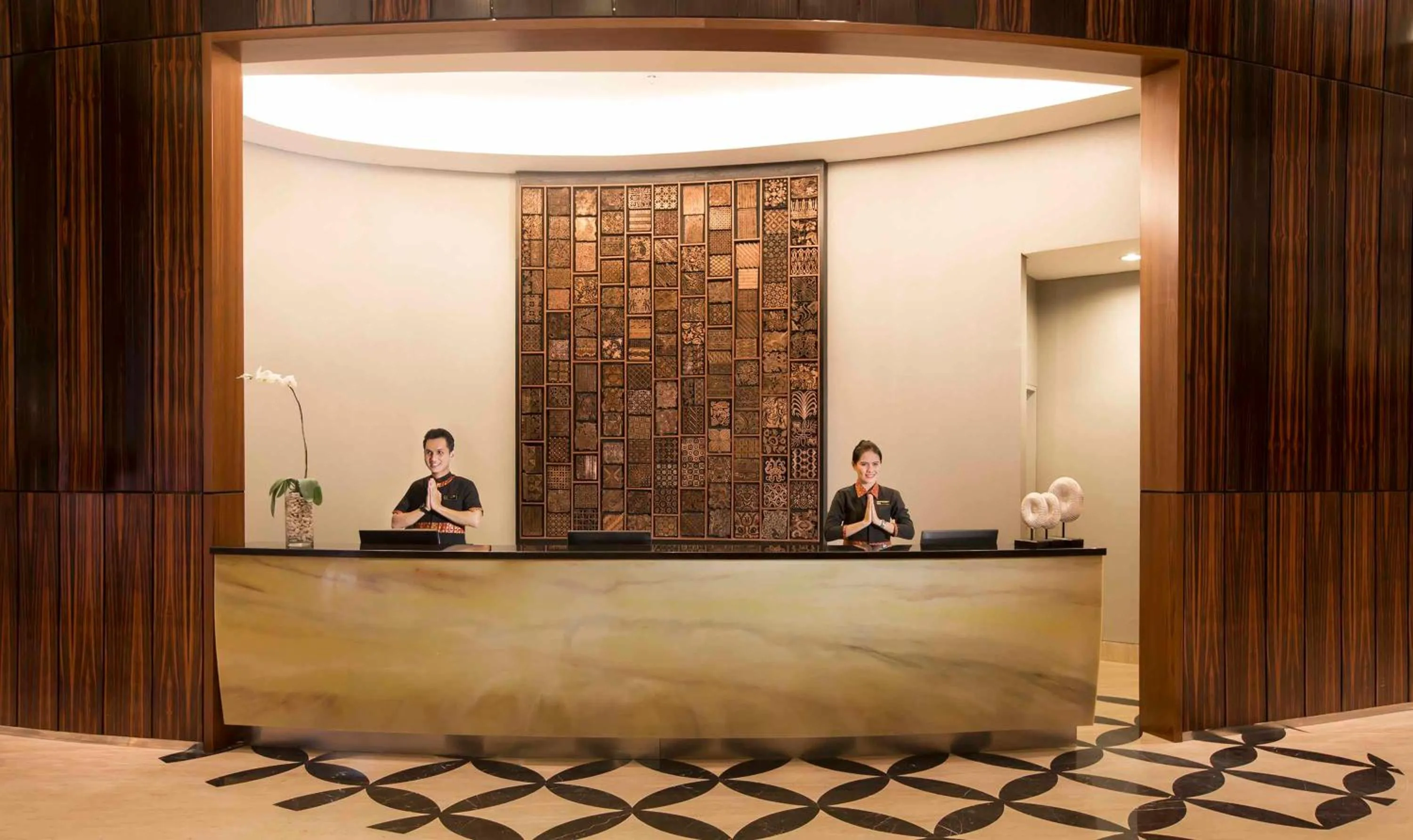 Lobby or reception in Aston Bellevue Radio Dalam