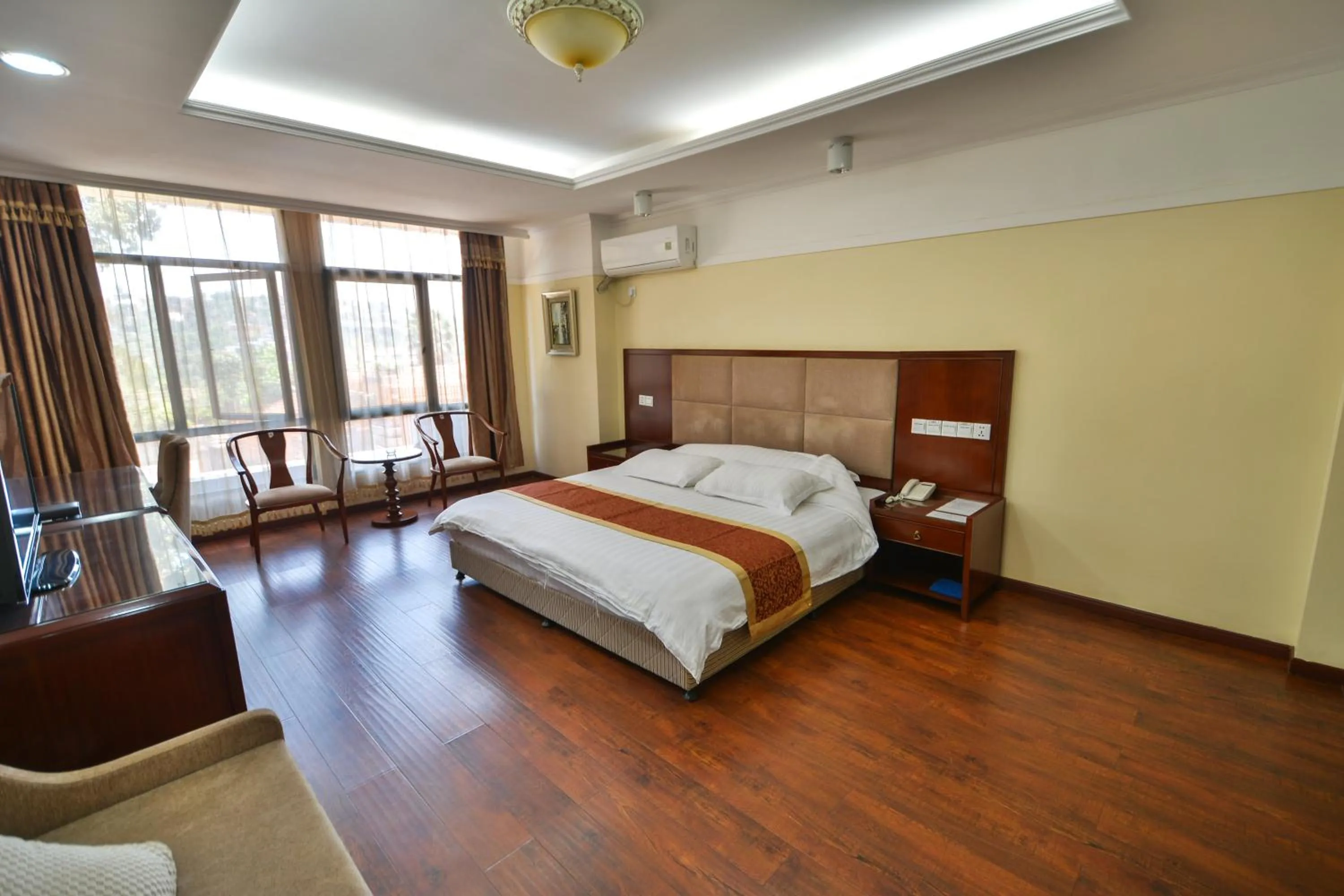 Bedroom in Arirang Hotel