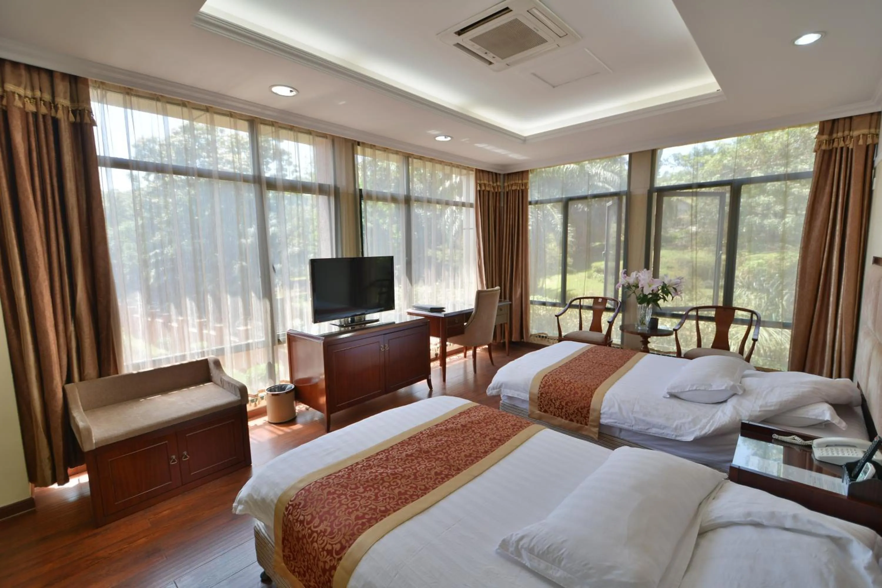 Bedroom in Arirang Hotel