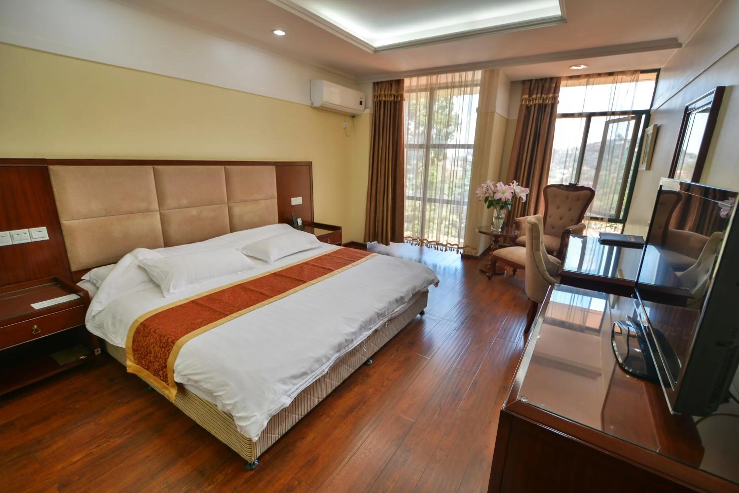 Bedroom in Arirang Hotel