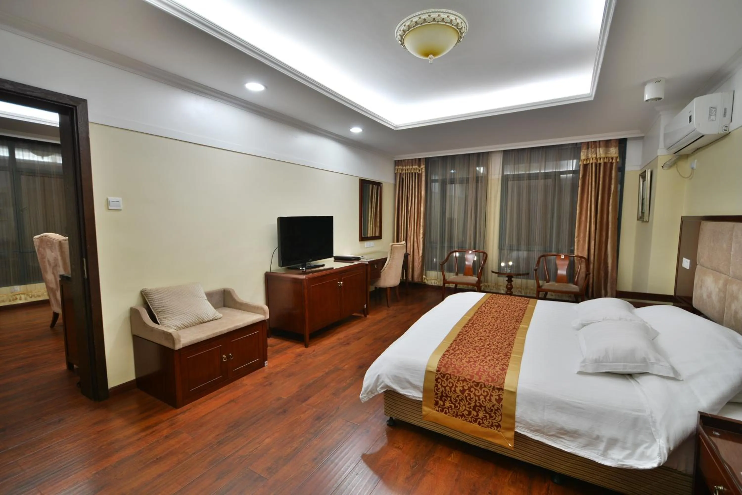 Bedroom in Arirang Hotel