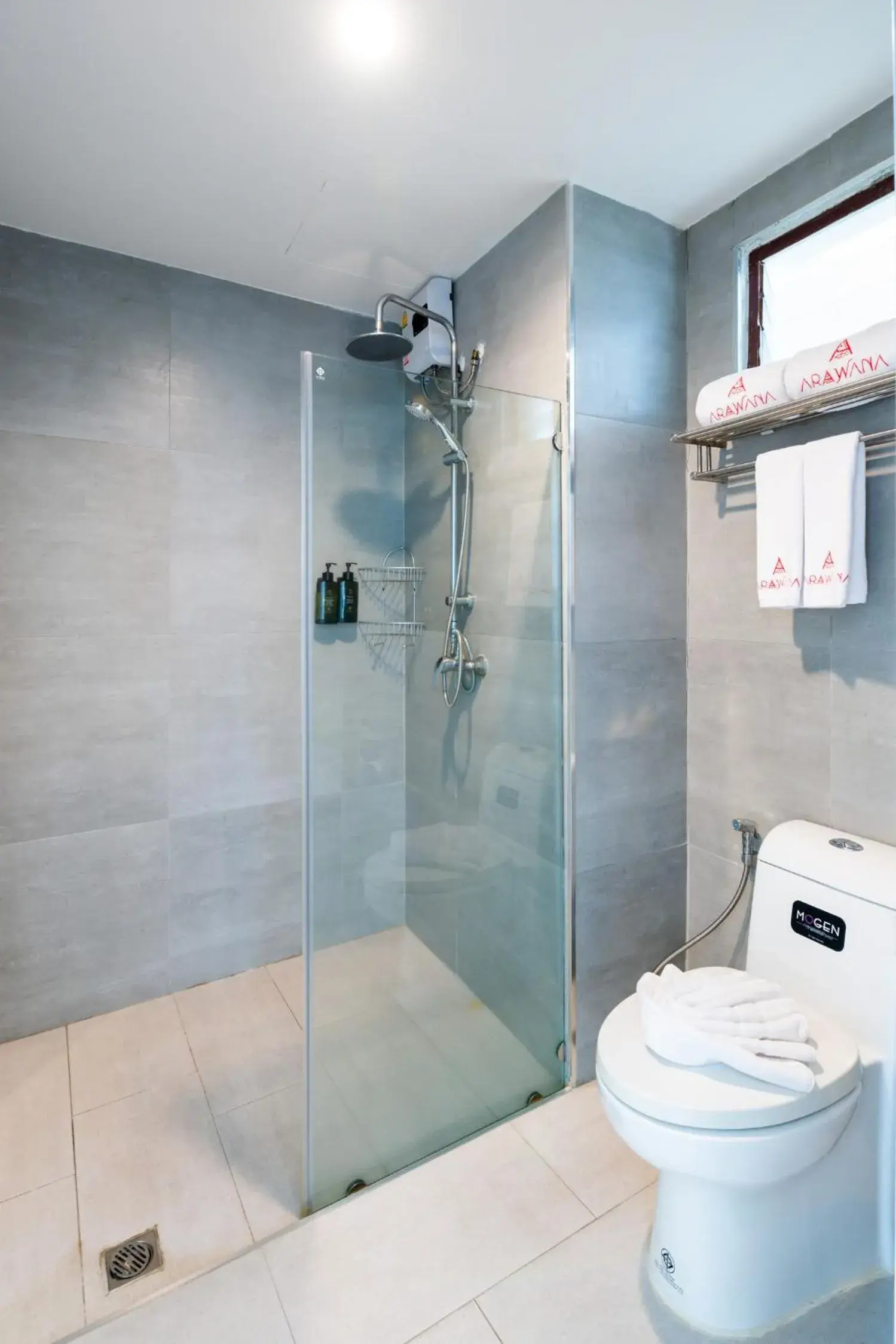 Bathroom in Arawana Regency North Pattaya Bathroom in Arawana Regency North Pattaya