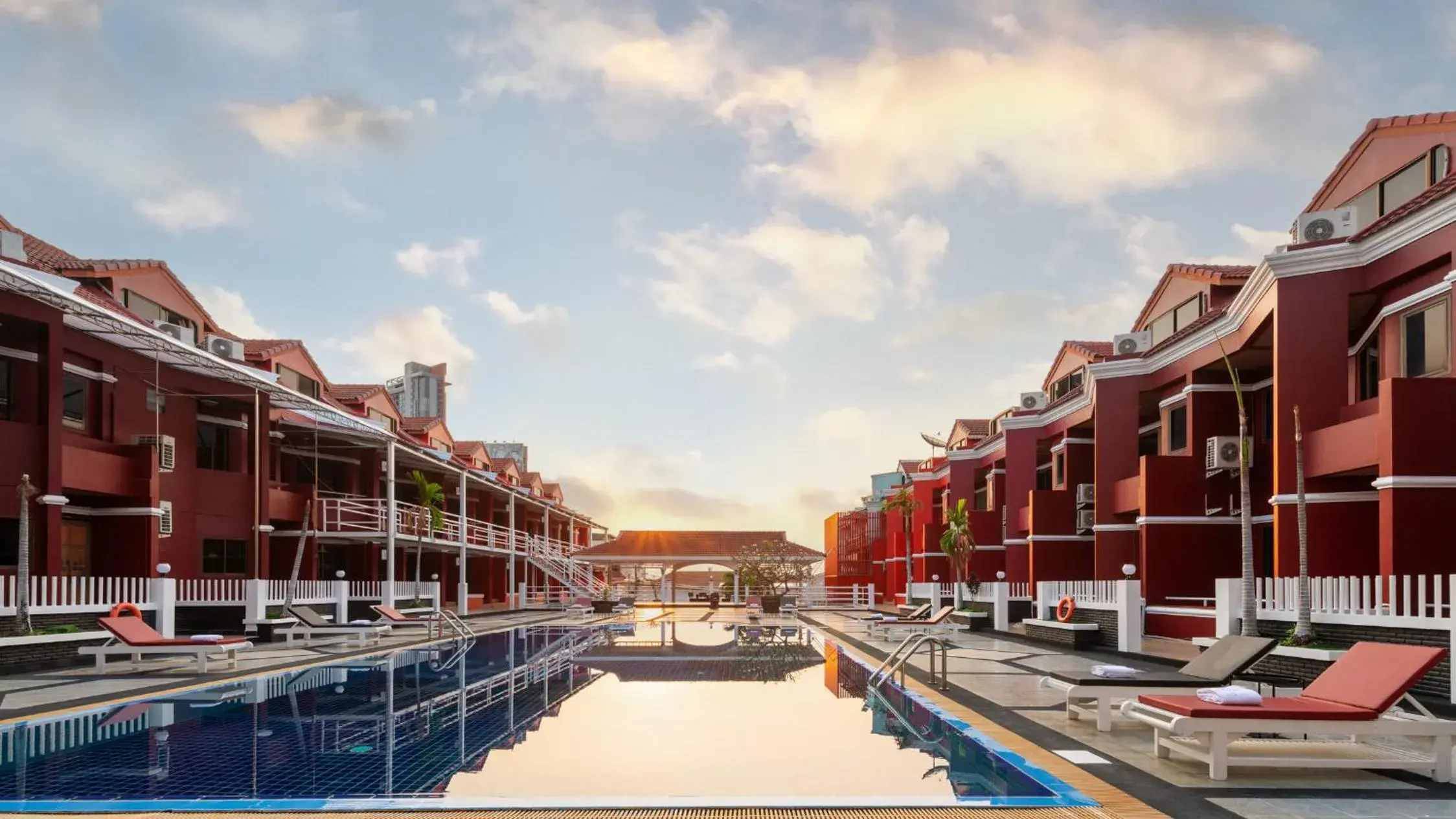 Pool view in Arawana Regency North Pattaya Pool view in Arawana Regency North Pattaya