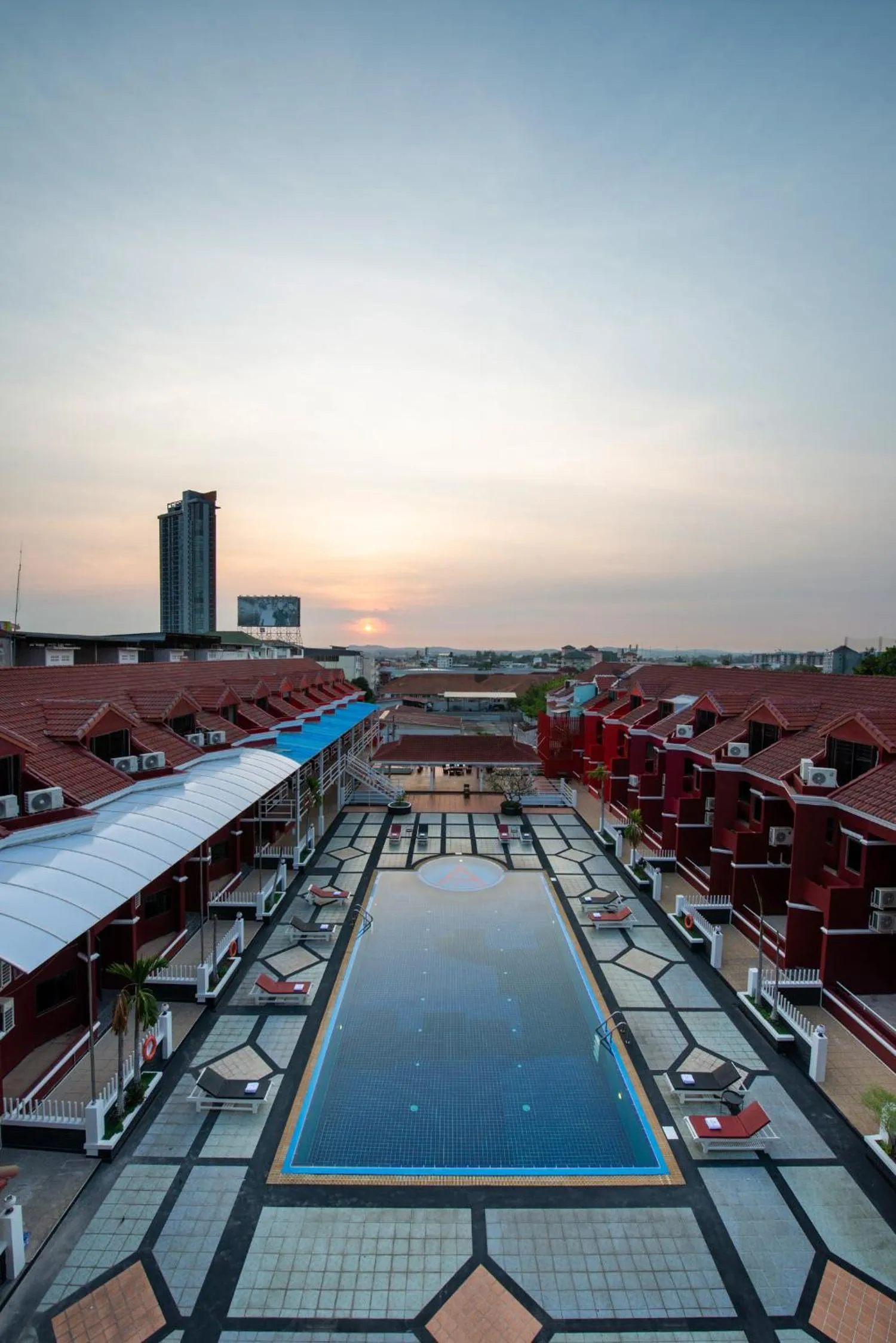 Swimming pool in Arawana Regency North Pattaya