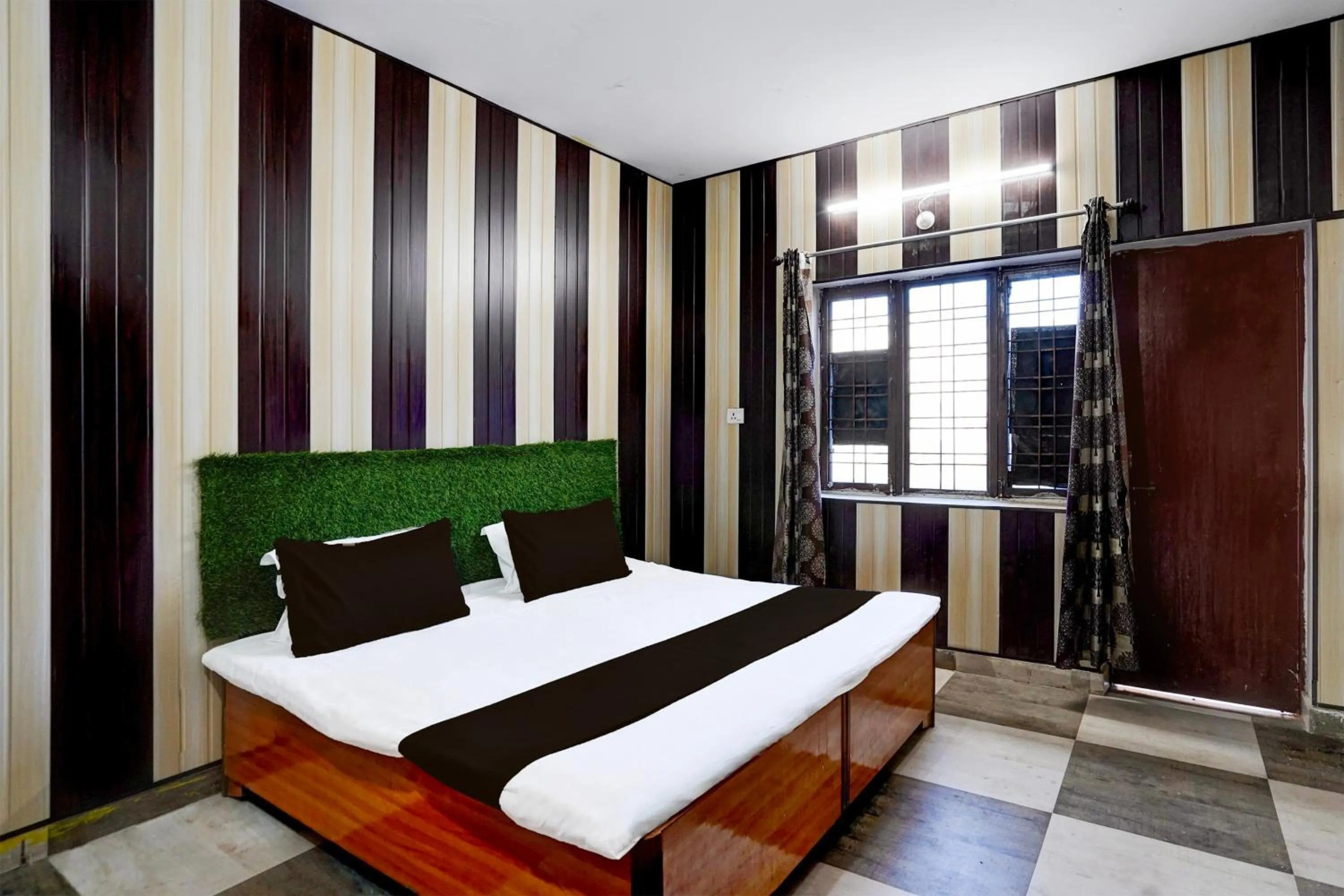 Classic Triple Room - single occupancy in Hotel O Govind Guest house
