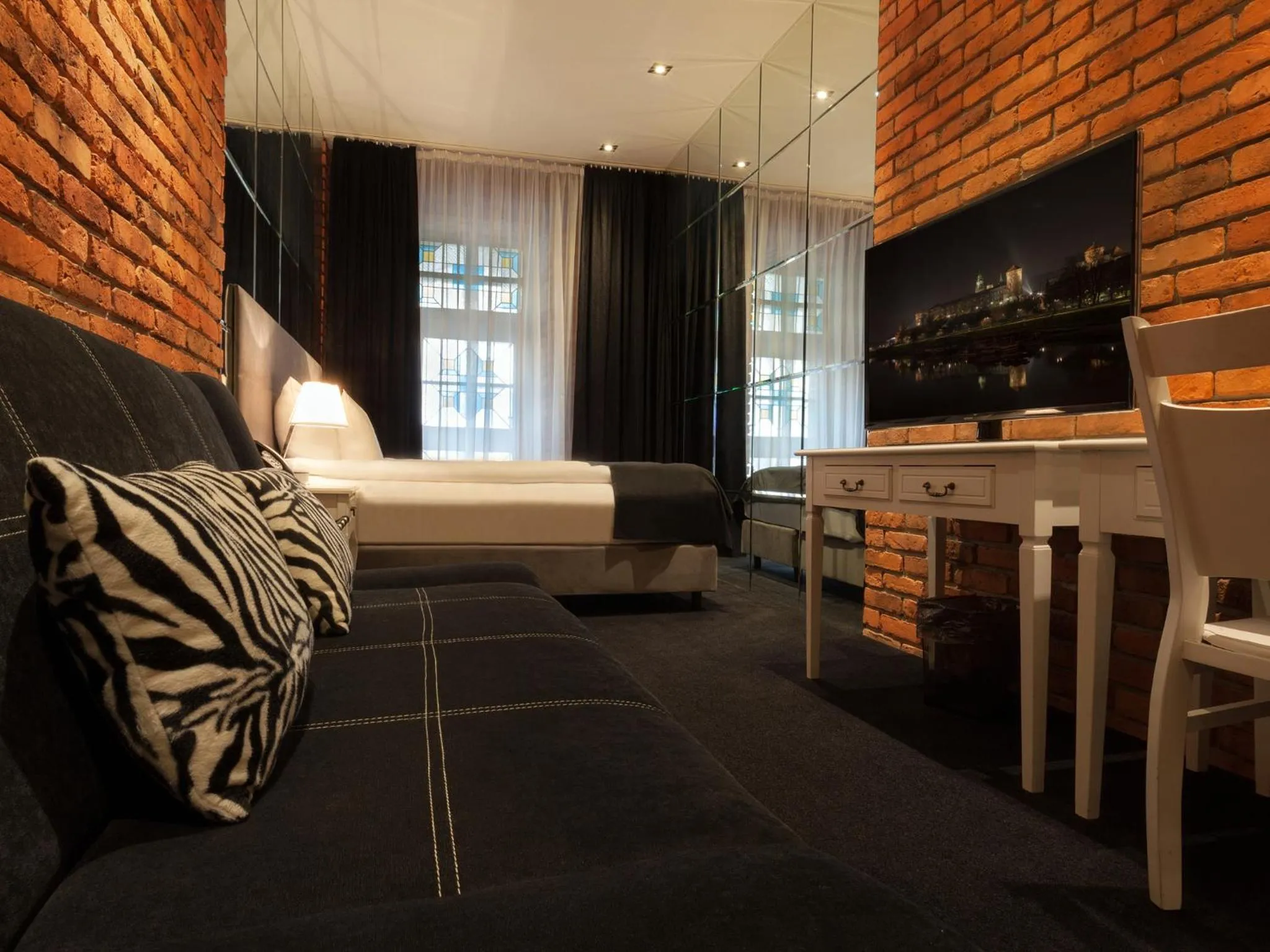 Photo of the whole room, Bed in Hotel Betmanowska Main Square Residence Adults Only