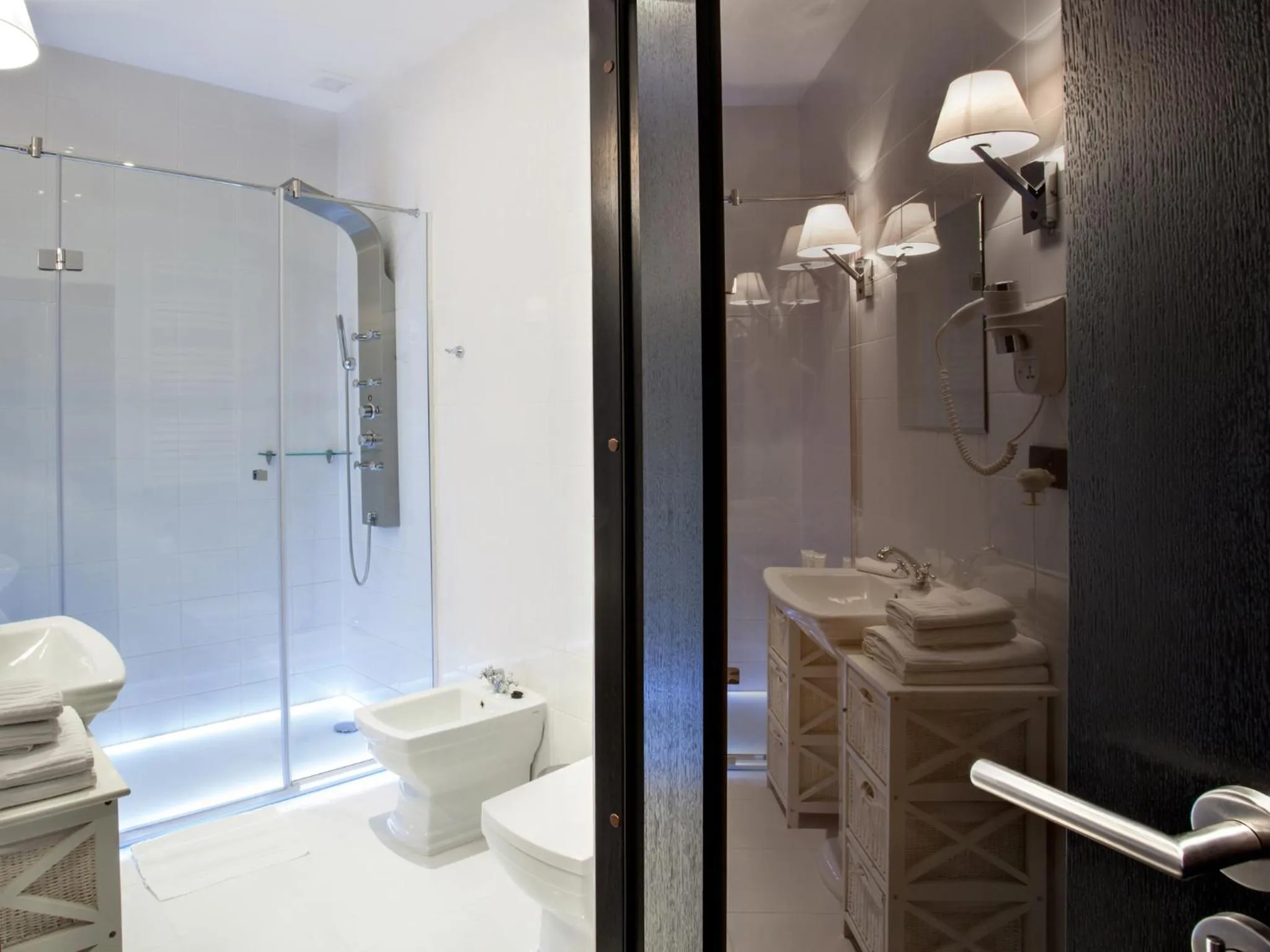 Shower in Hotel Betmanowska Main Square Residence Adults Only