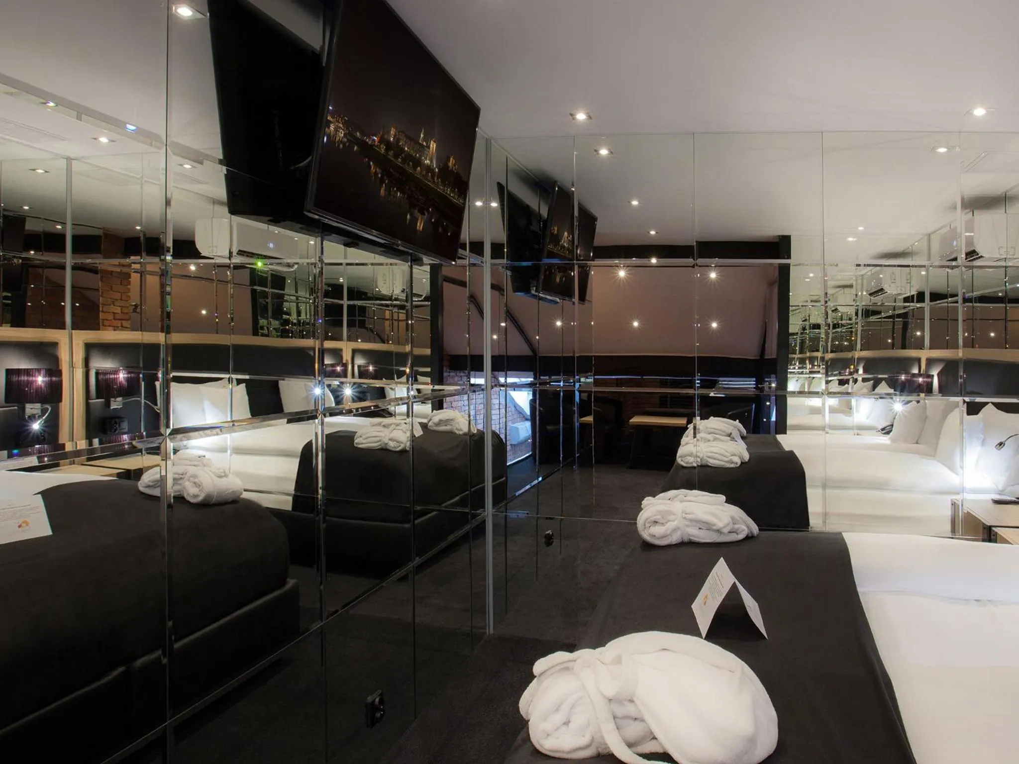 Photo of the whole room in Hotel Betmanowska Main Square Residence Adults Only