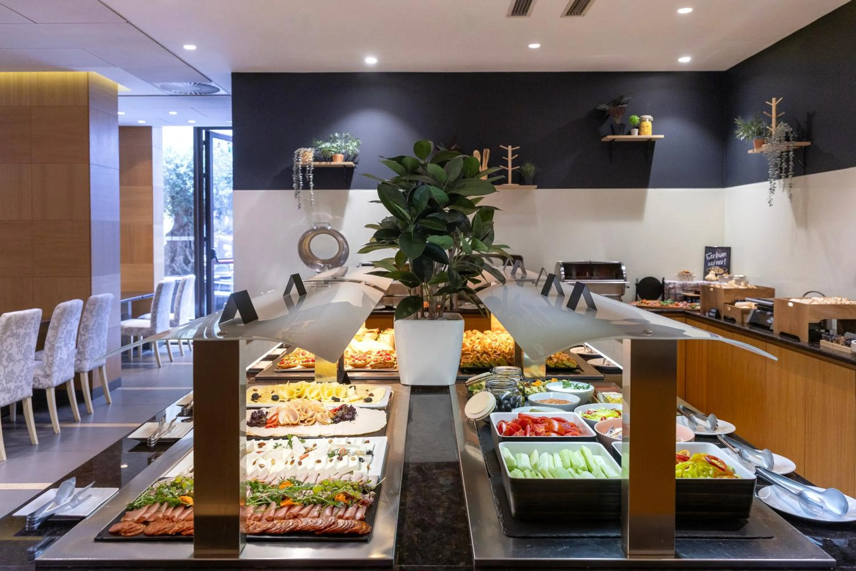 Food and drinks in Nobel Palace Hotel