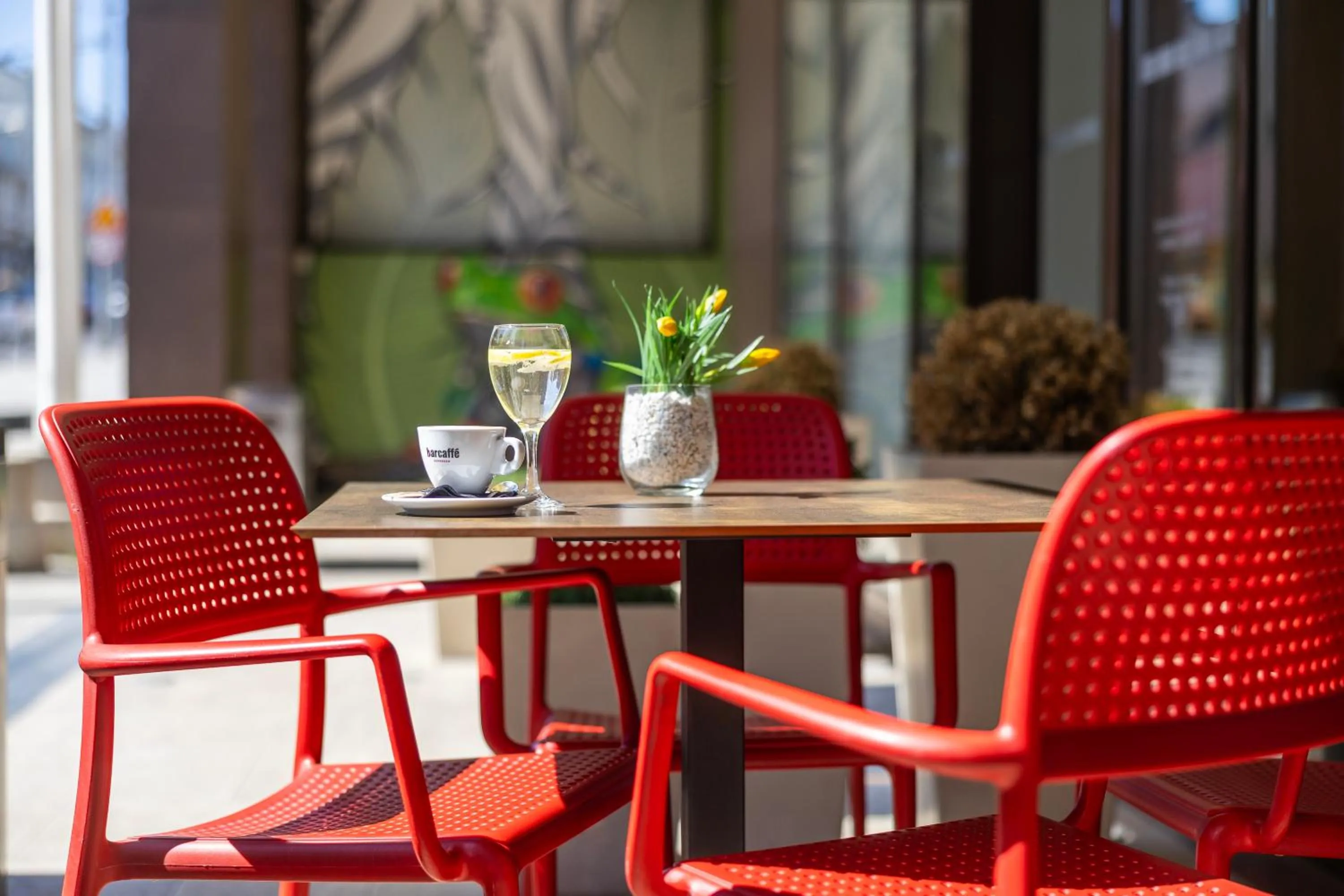 Restaurant/places to eat in Nobel Palace Hotel