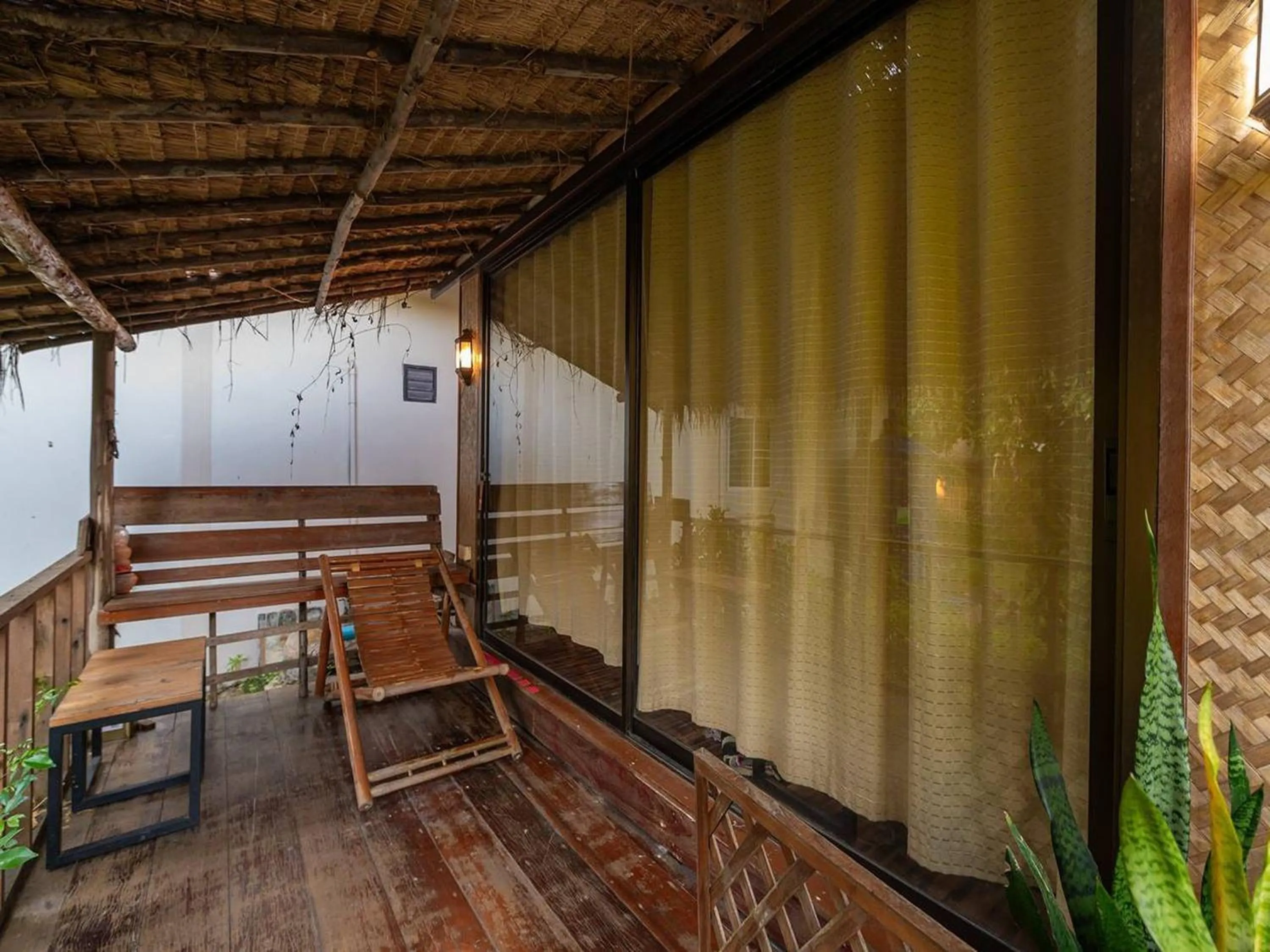 Day in Lion Cafe Resort