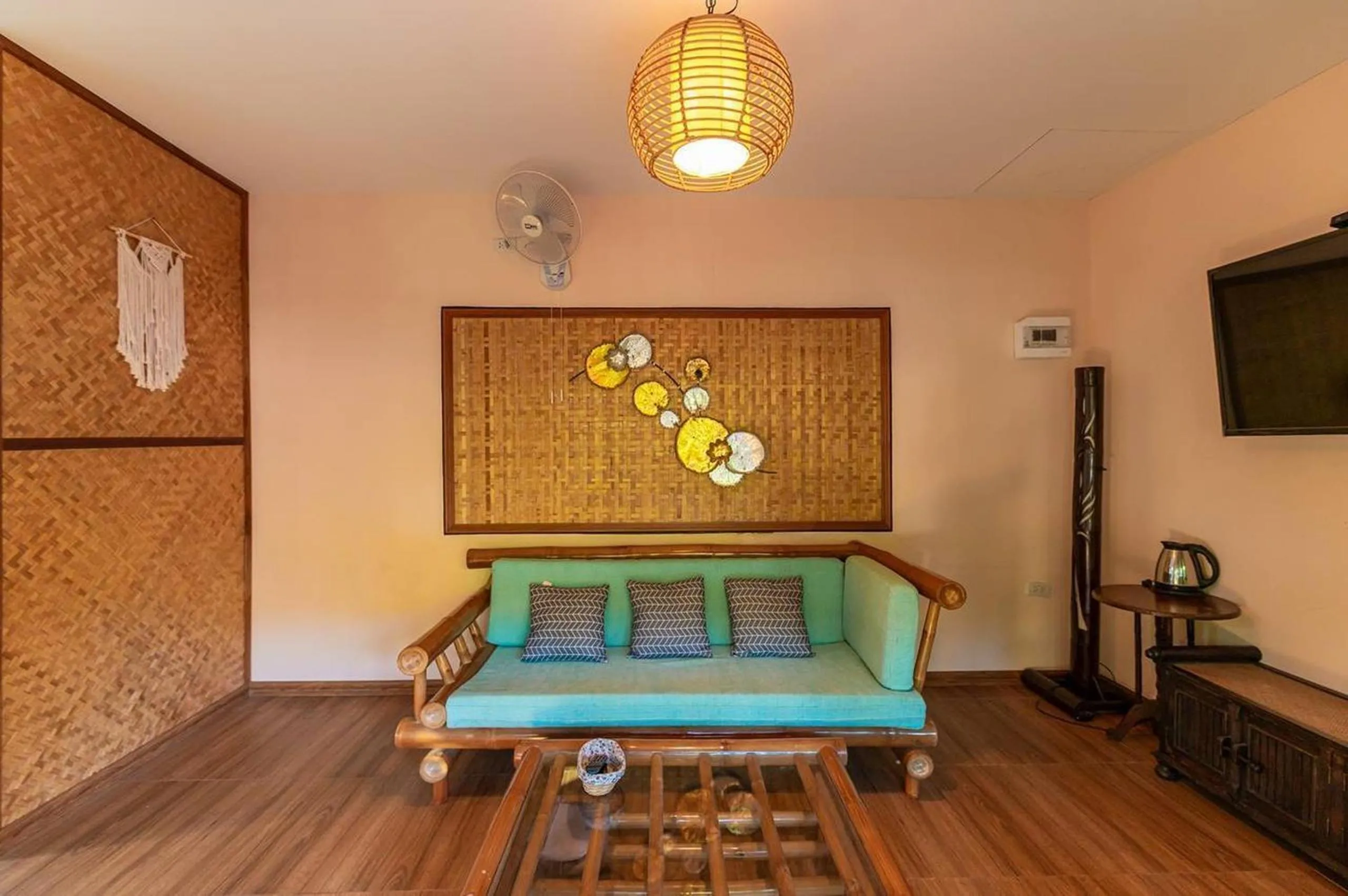 Bed in Lion Cafe Resort