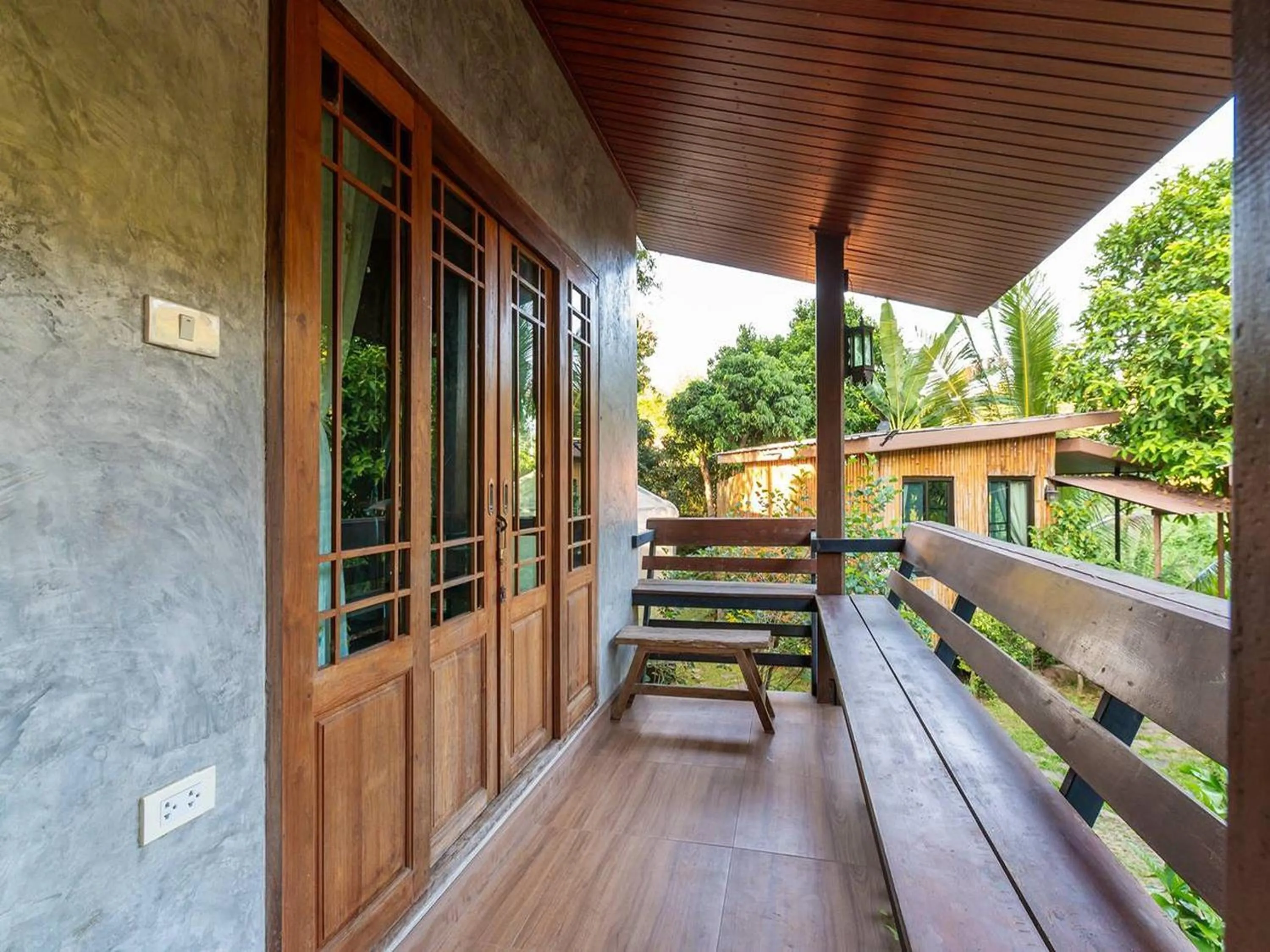 Day in Lion Cafe Resort