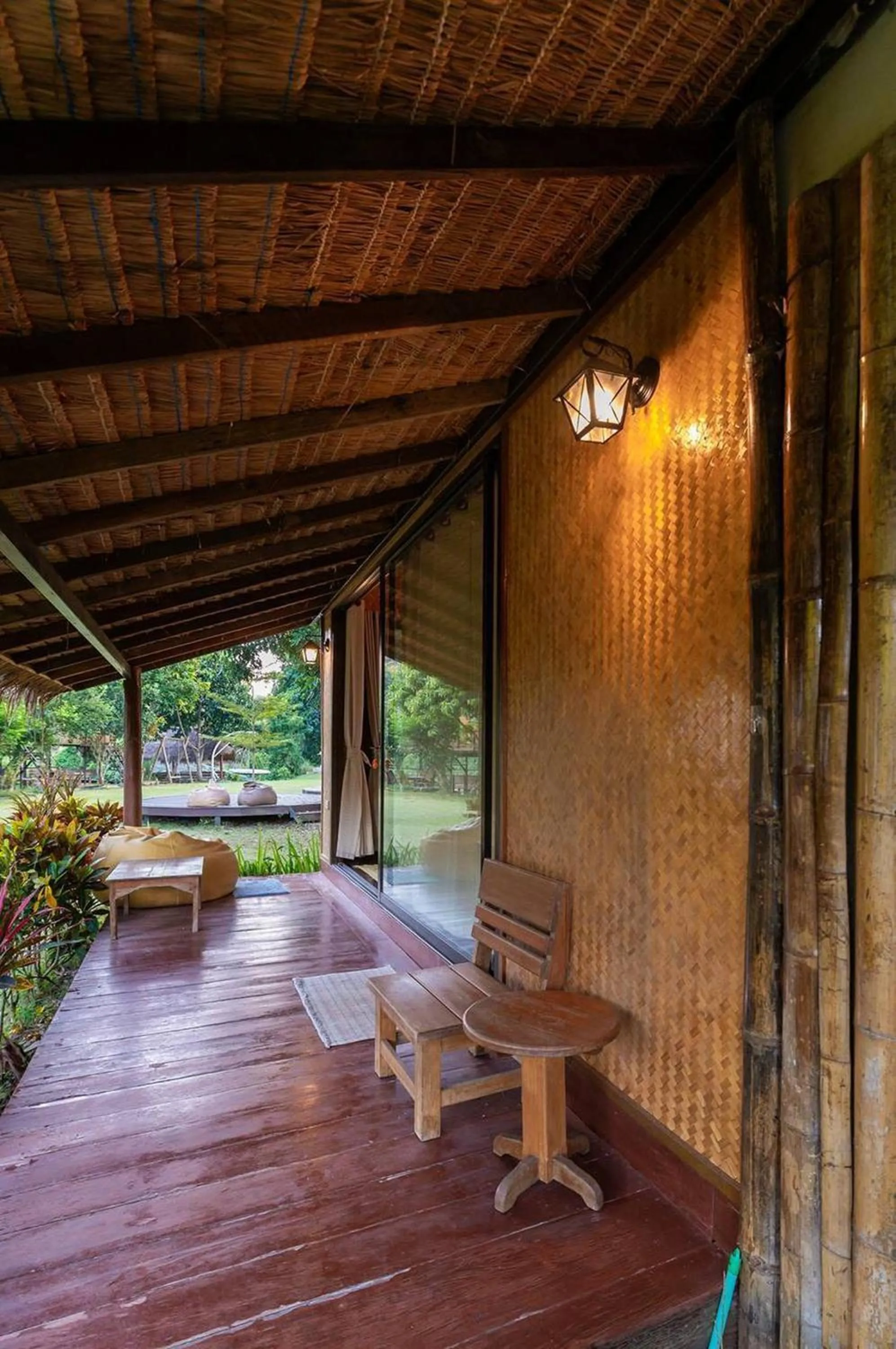 Bed in Lion Cafe Resort