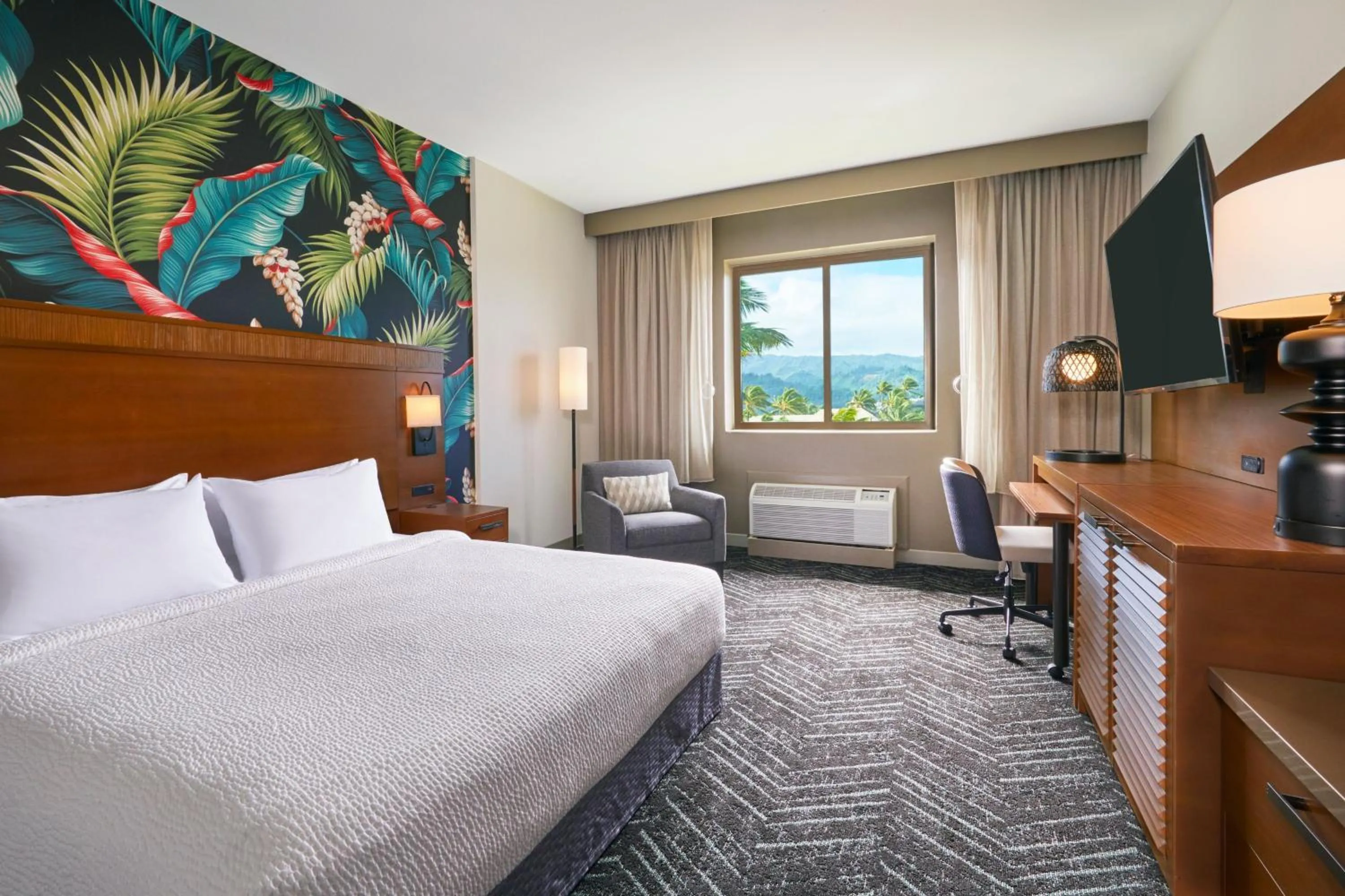 Photo of the whole room, Bed in Courtyard by Marriott Oahu North Shore