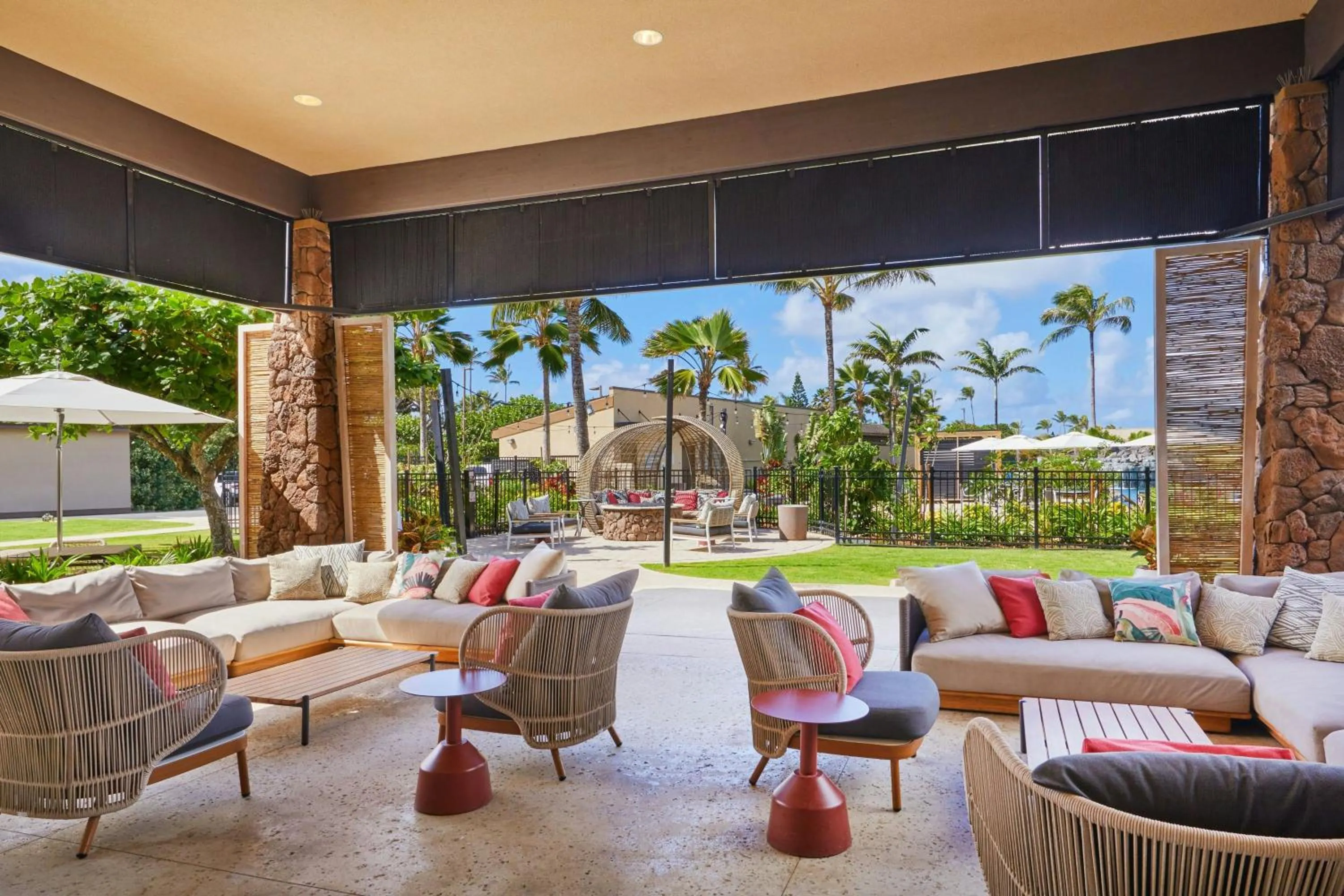 Lounge or bar in Courtyard by Marriott Oahu North Shore