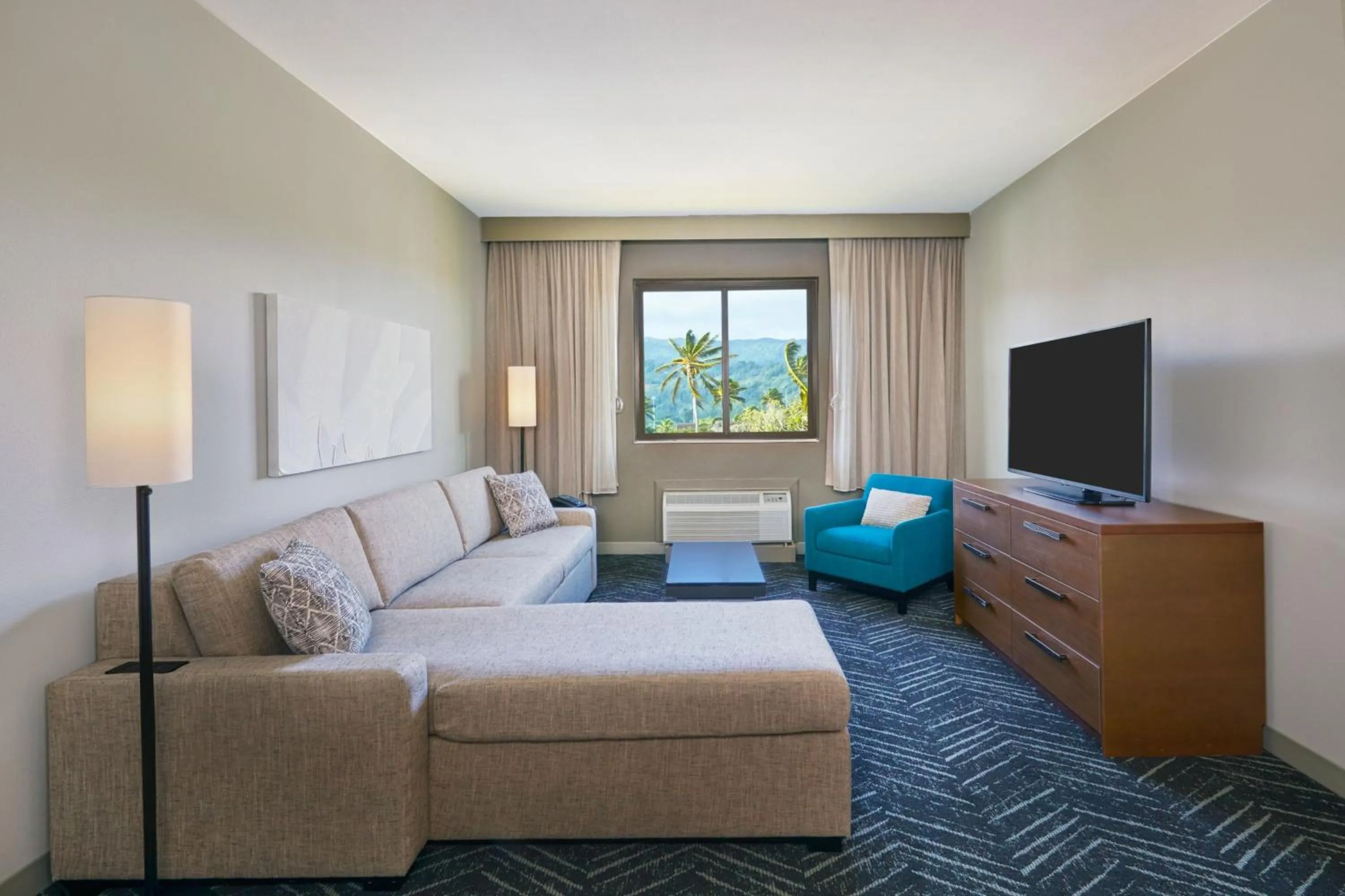 Living room, Bed in Courtyard by Marriott Oahu North Shore