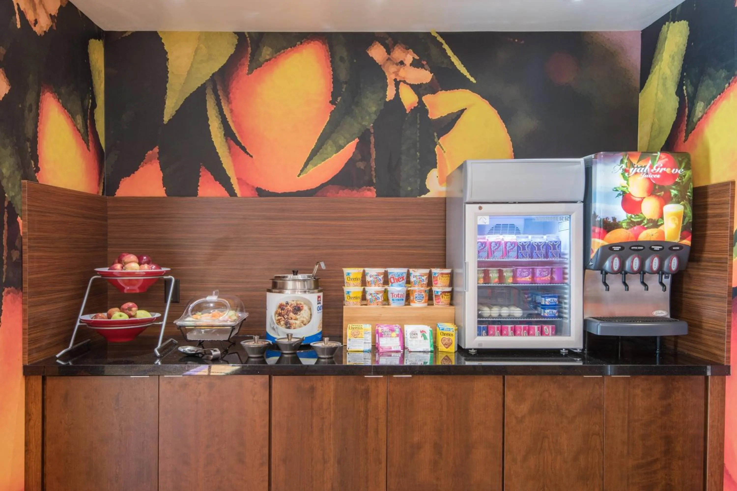 Breakfast in Fairfield Inn & Suites by Marriott Fort Wayne Southwest