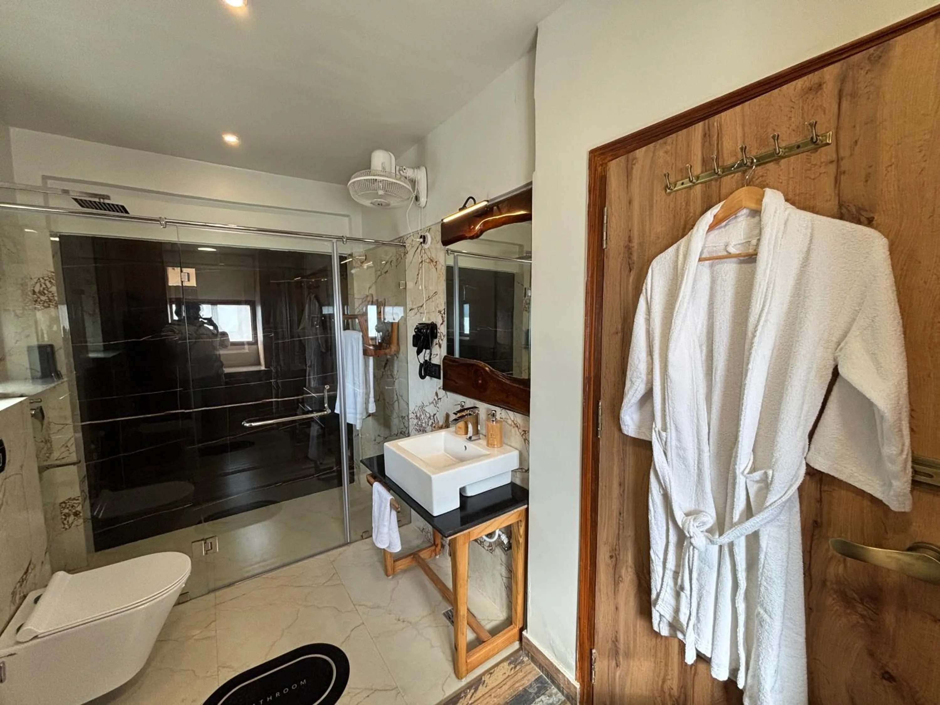 Bathroom in Vanhills - Luxury Home Stay in Jim Corbett
