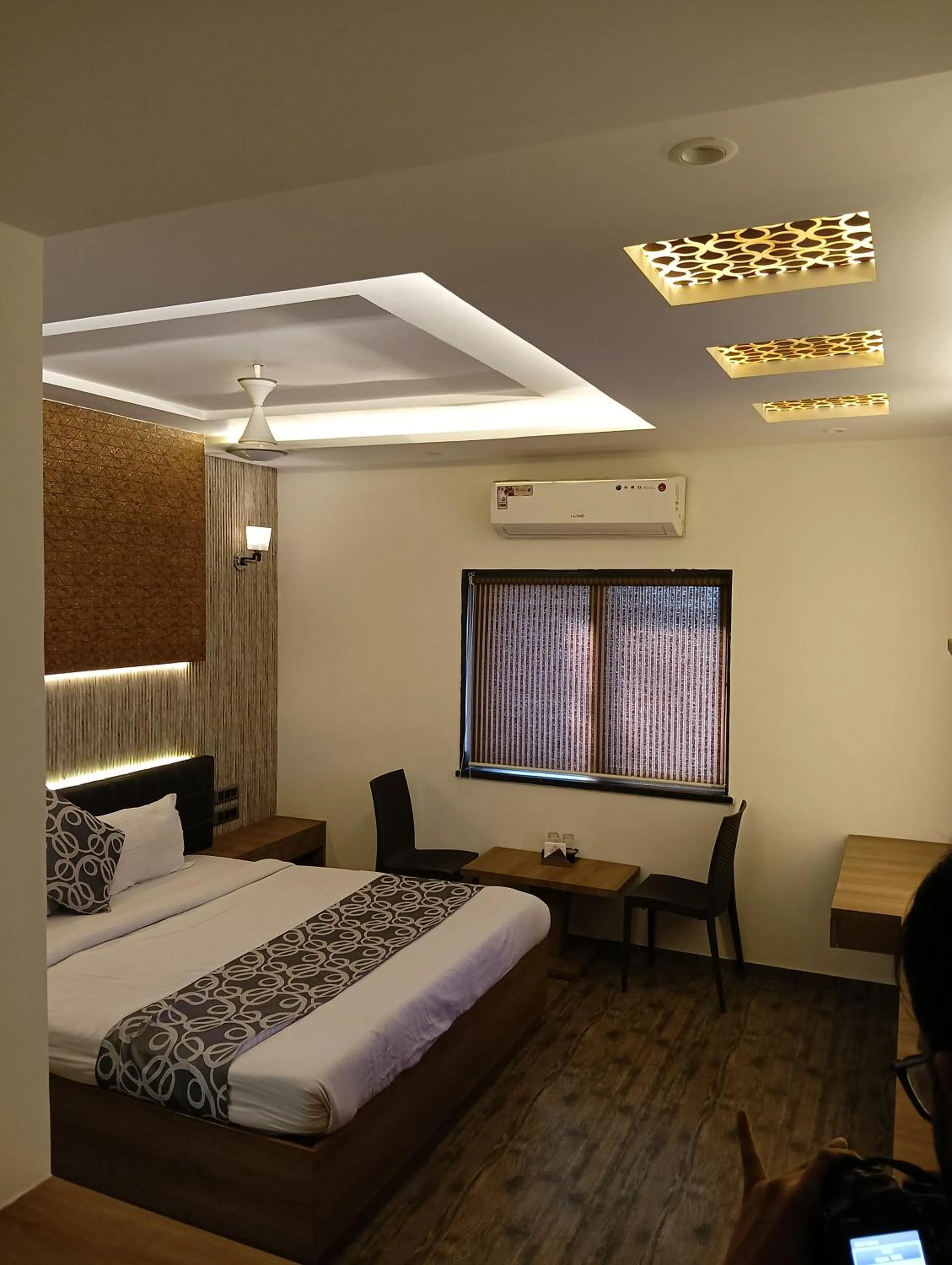 Bed in Hotel Sahyadri
