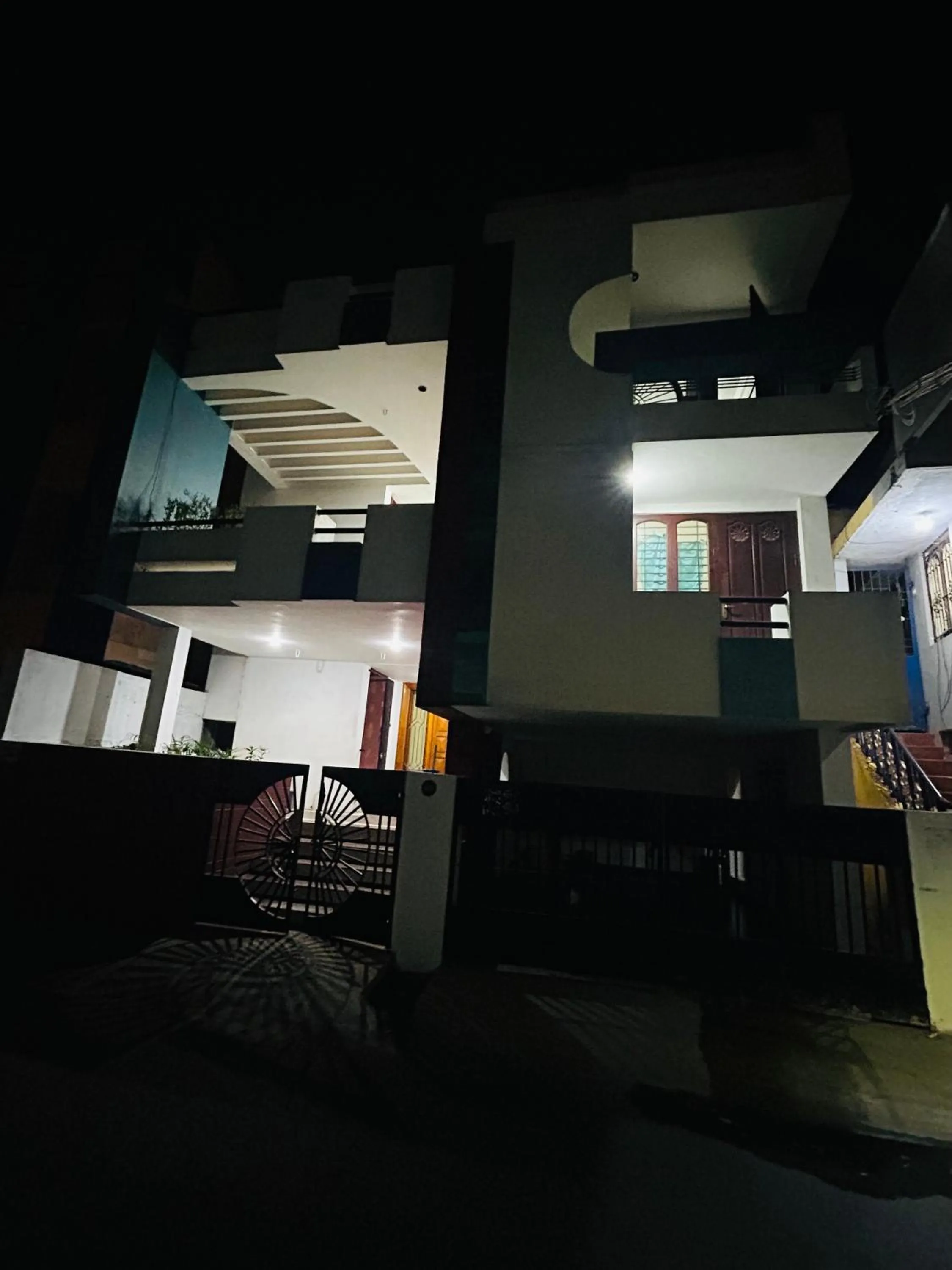 Night, Bed in Stay Confo Villa