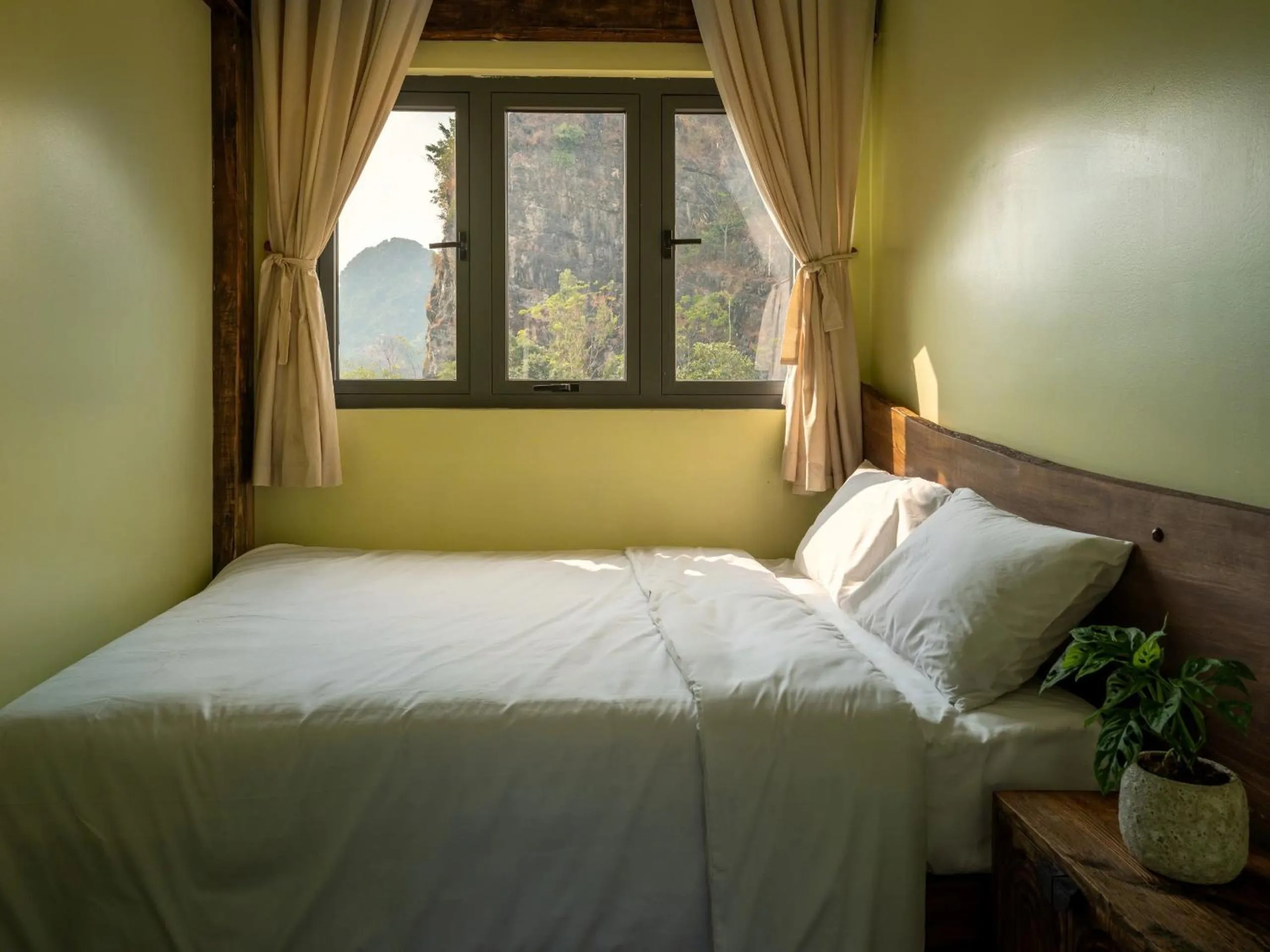 Bedroom, Bed in Ailee Villa&Hotel TamCoc