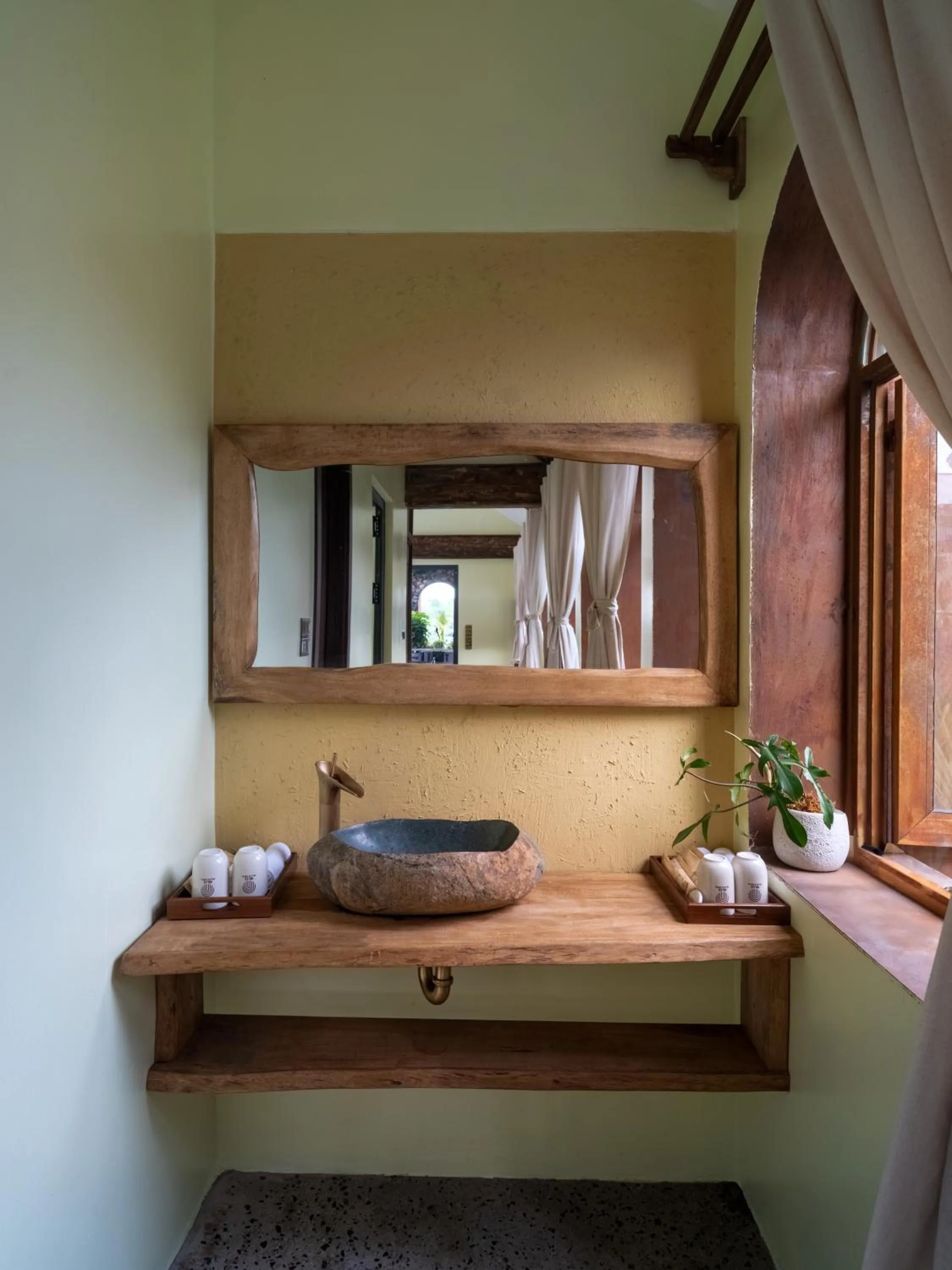 Shower in Ailee Villa&Hotel TamCoc