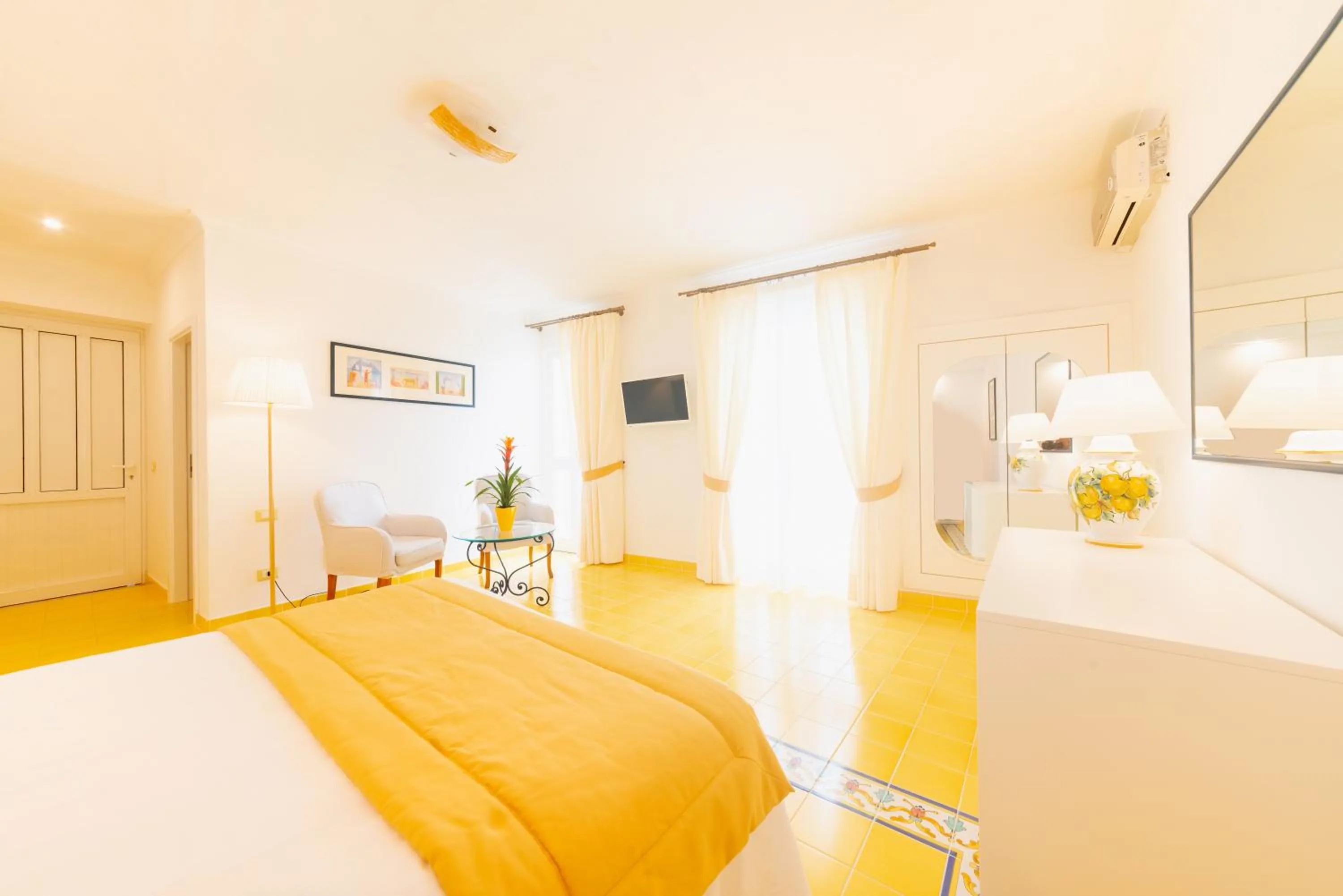 Summer, Bed in Hotel Villa Bianca